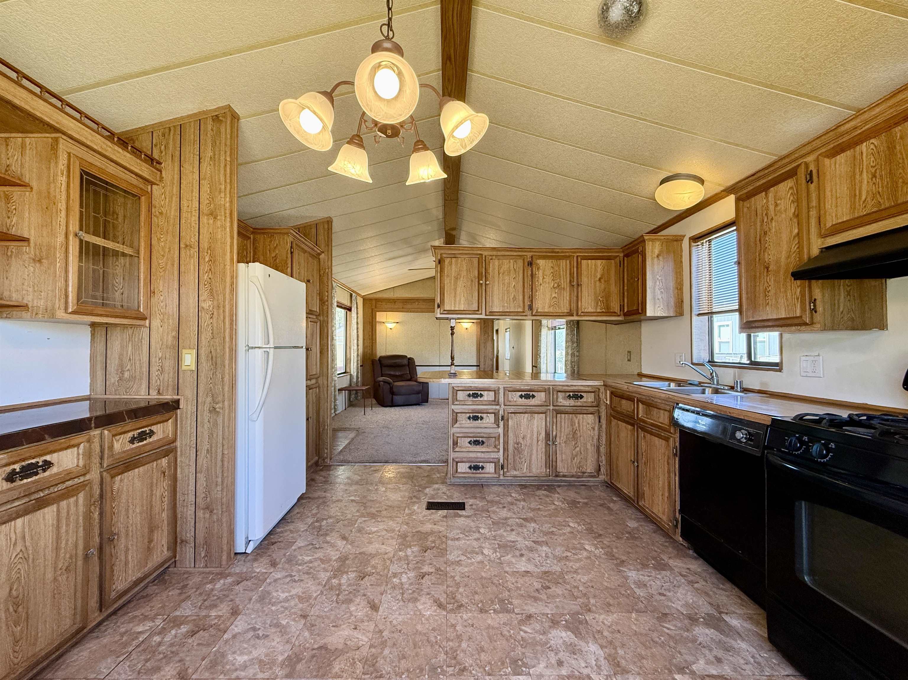 3251 E Road Property Photo 9