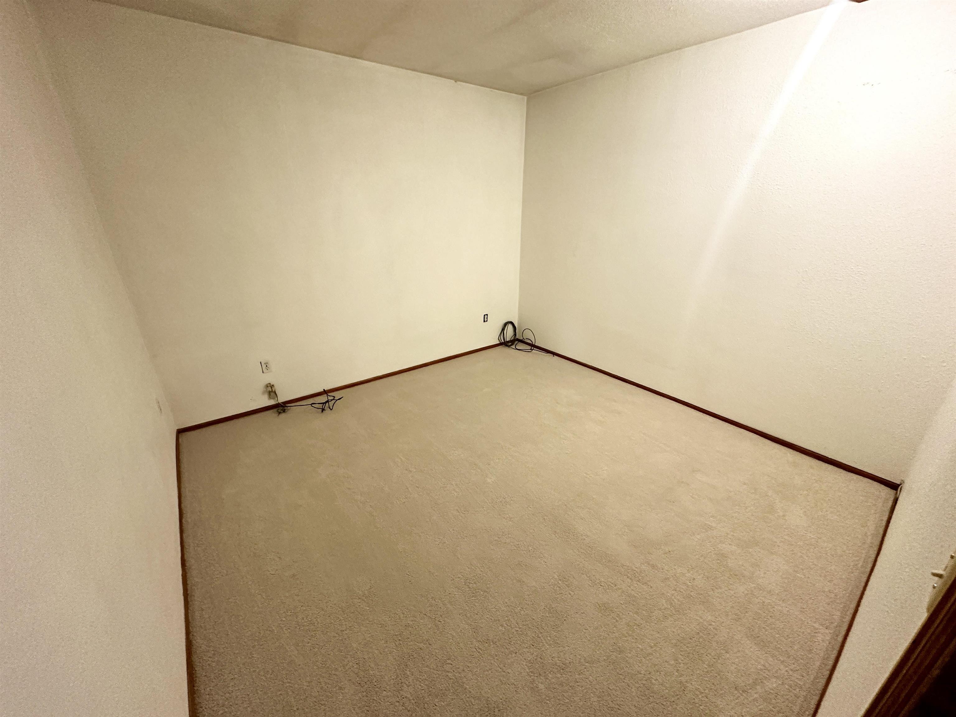 516 Willow Drive Property Photo 12