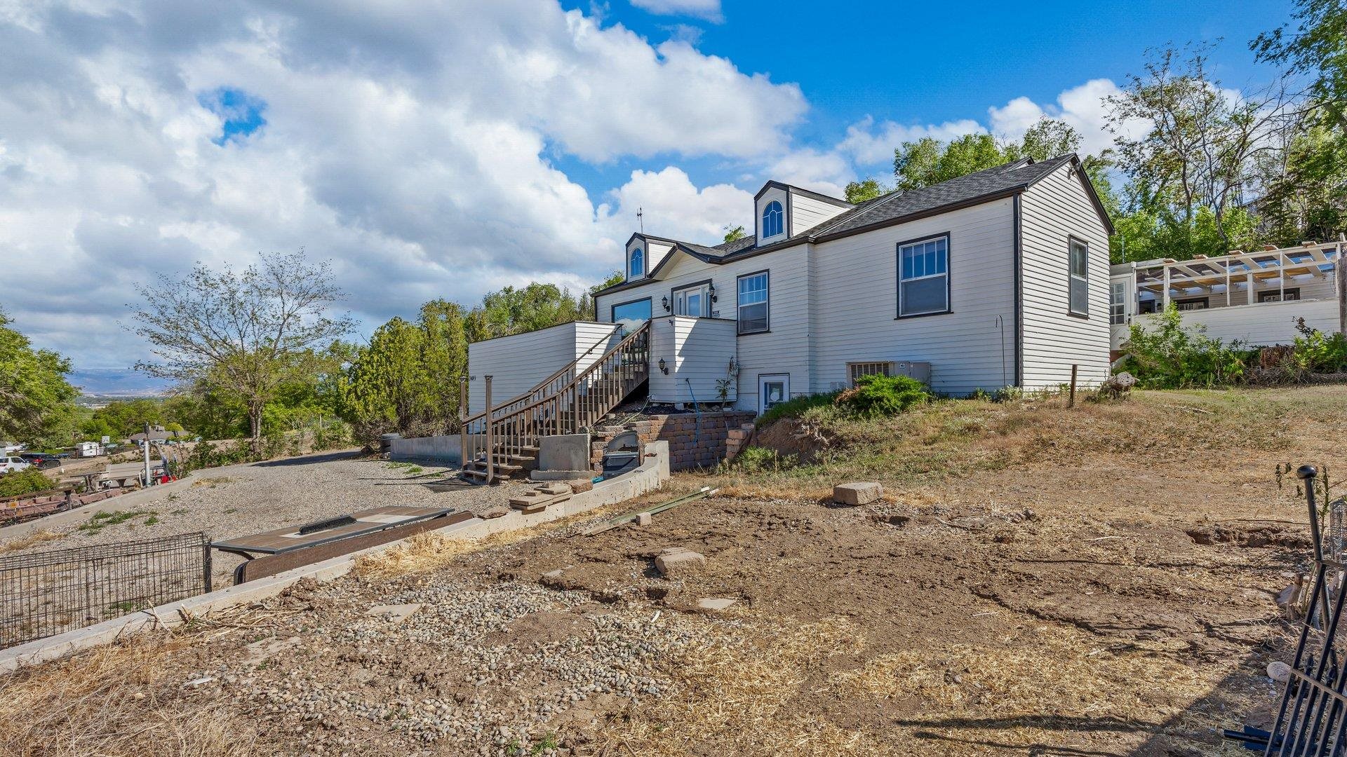 2483 S Broadway Property Photo 3