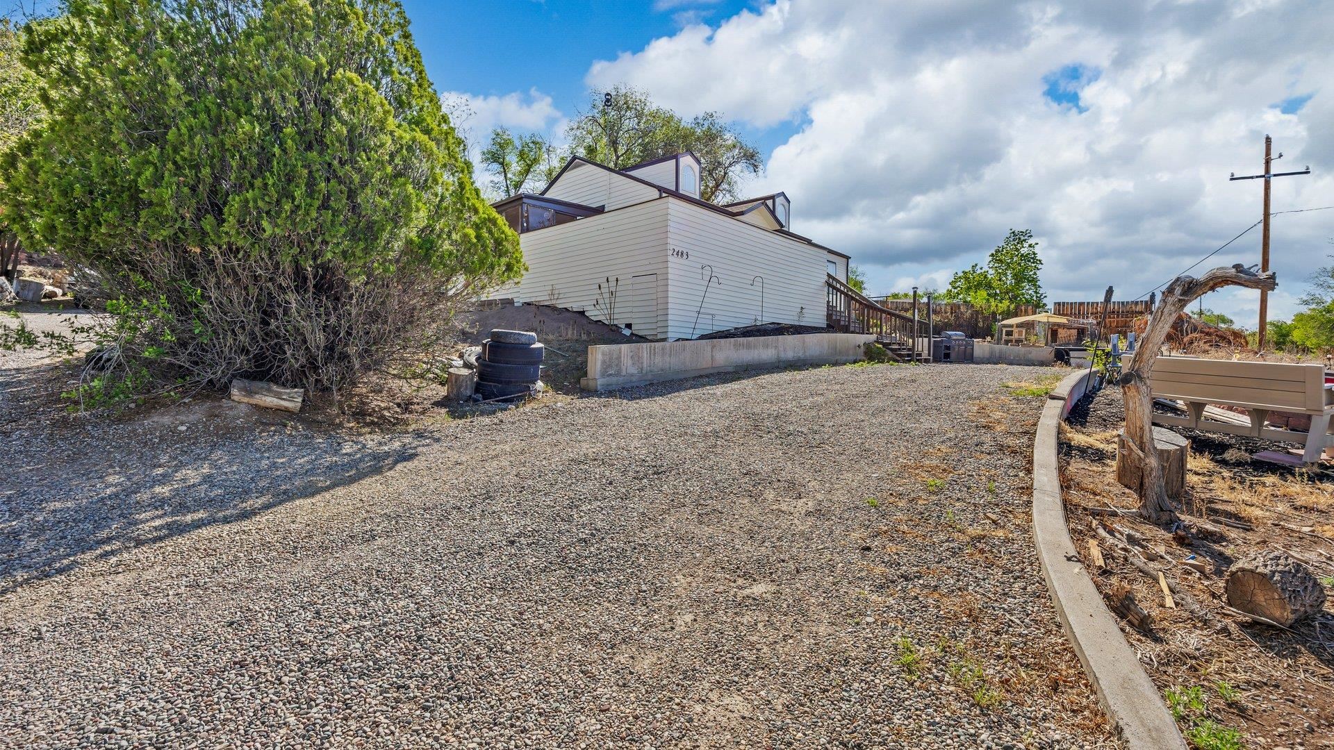 2483 S Broadway Property Photo 4