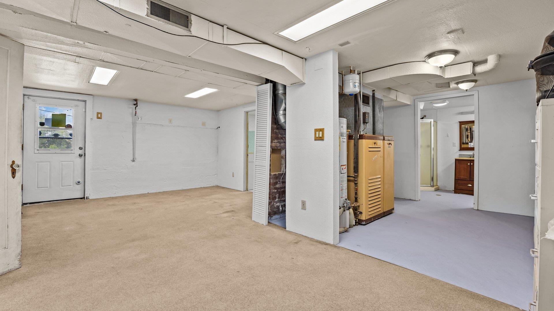 2483 S Broadway Property Photo 22