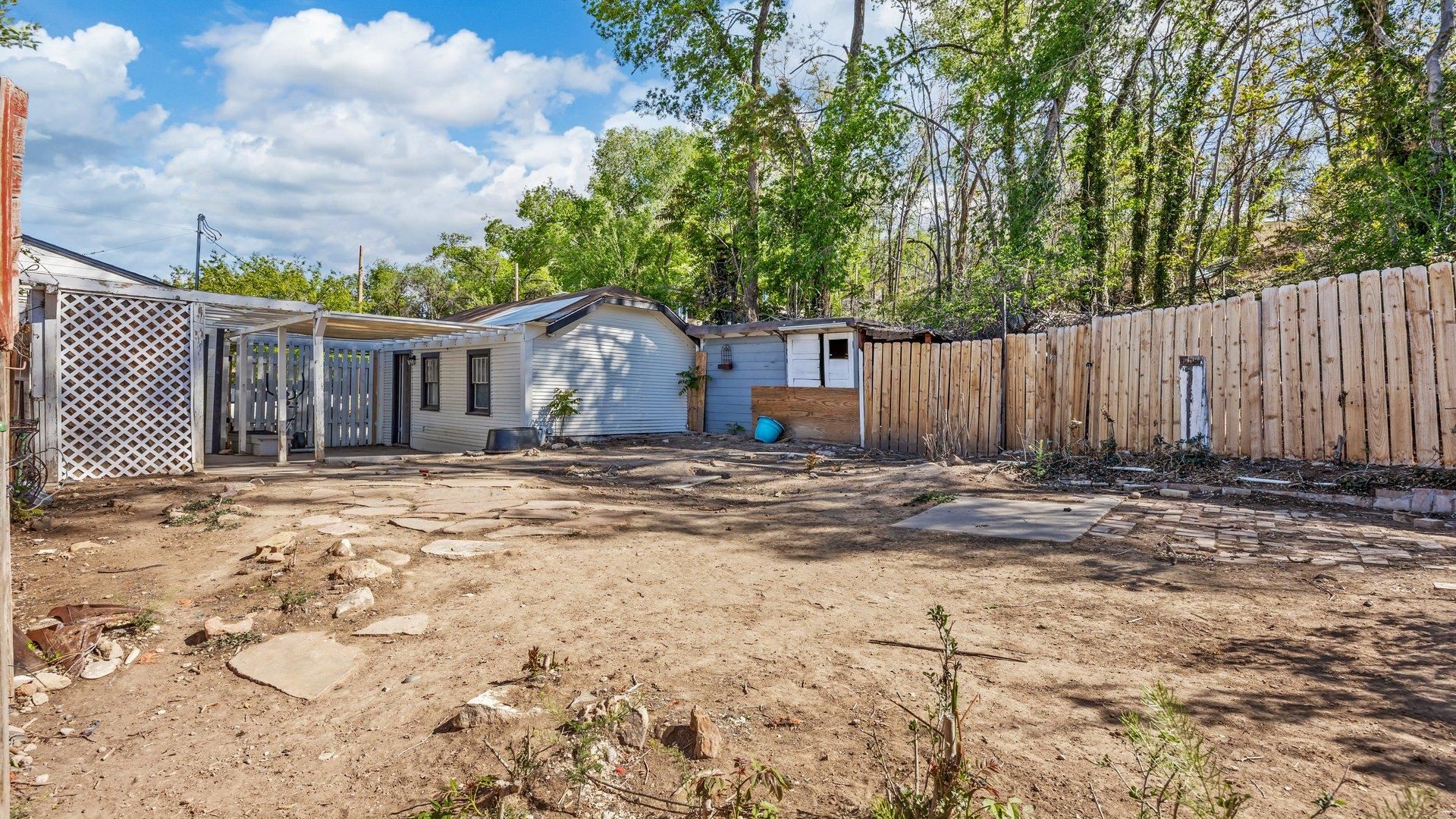 2483 S Broadway Property Photo 28