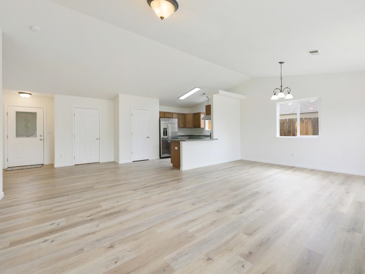 2975 Summerbrook Drive Property Photo 3