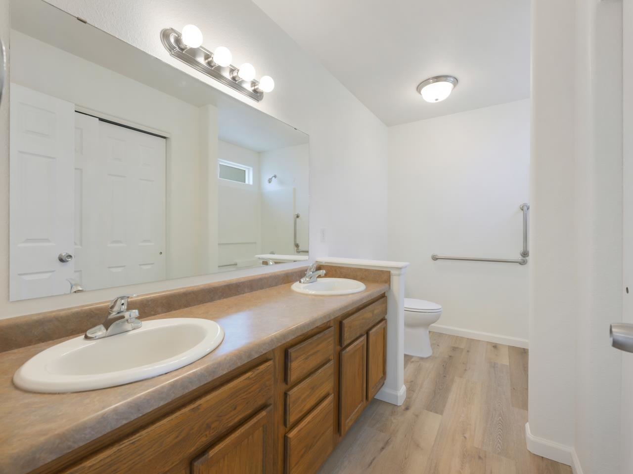 2975 Summerbrook Drive Property Photo 13