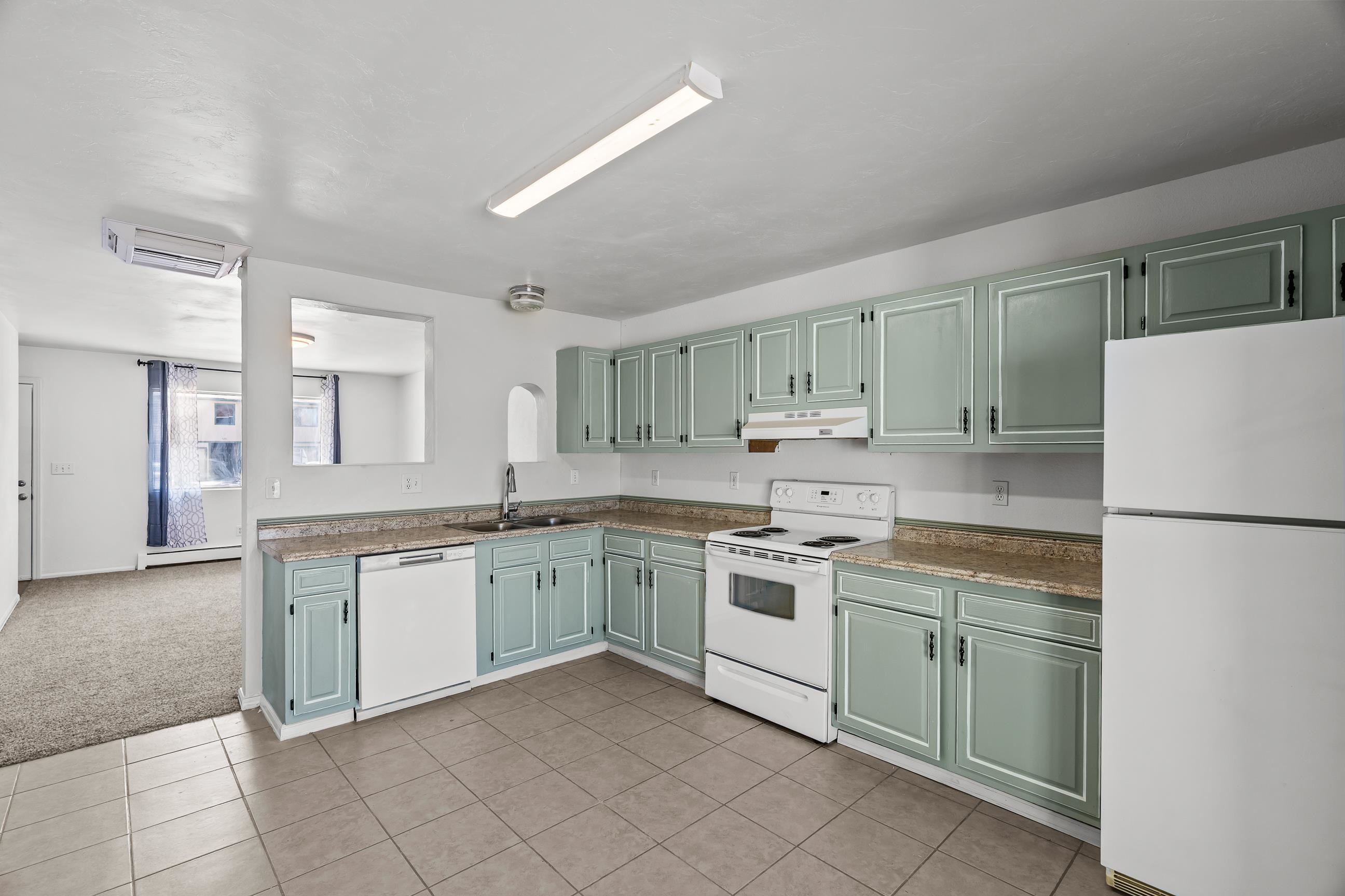 3229 White Avenue Property Photo 5