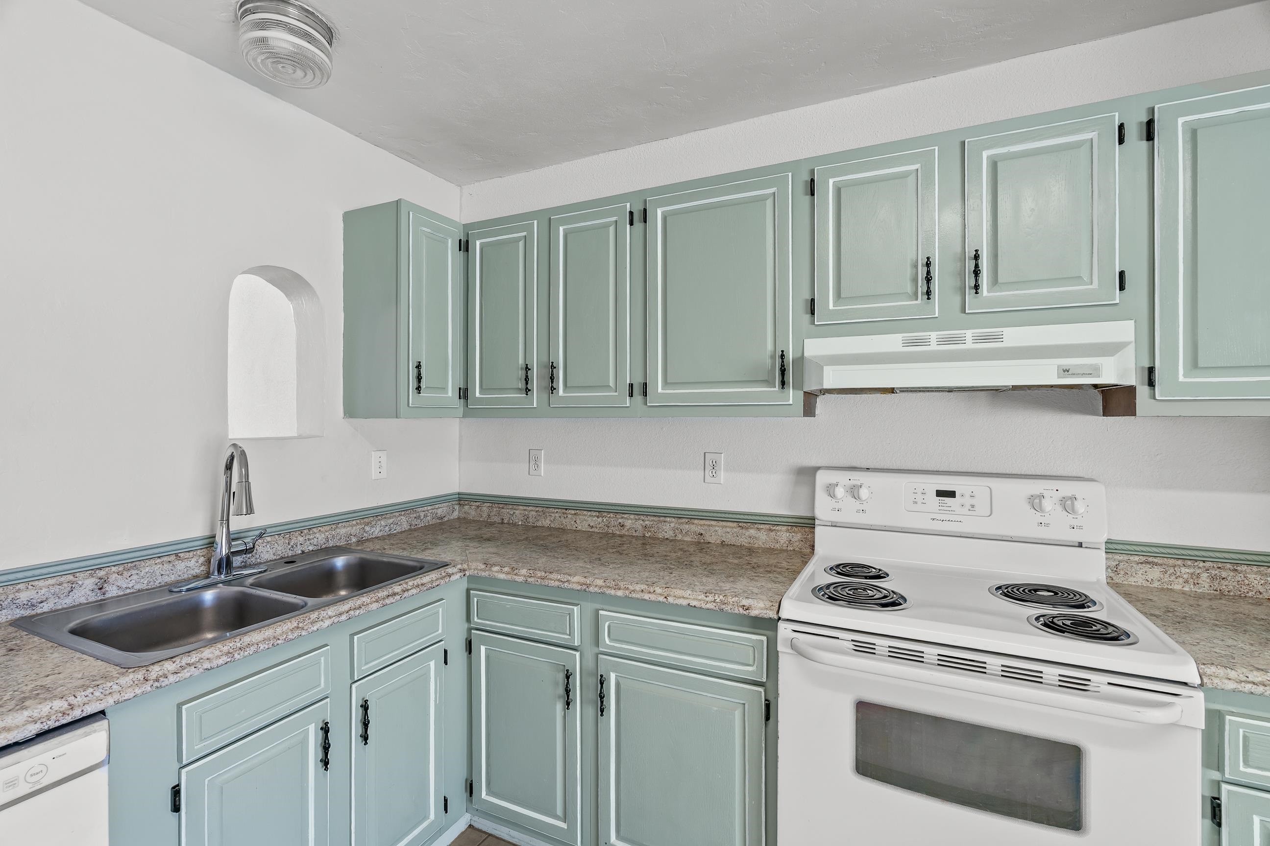 3229 White Avenue Property Photo 6