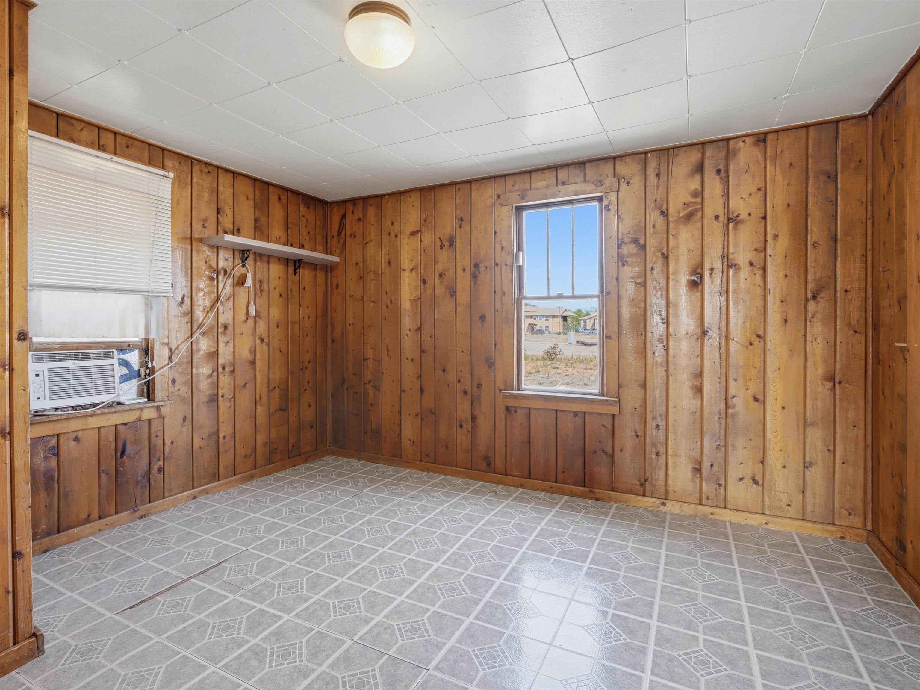 510 Court Road Property Photo 10