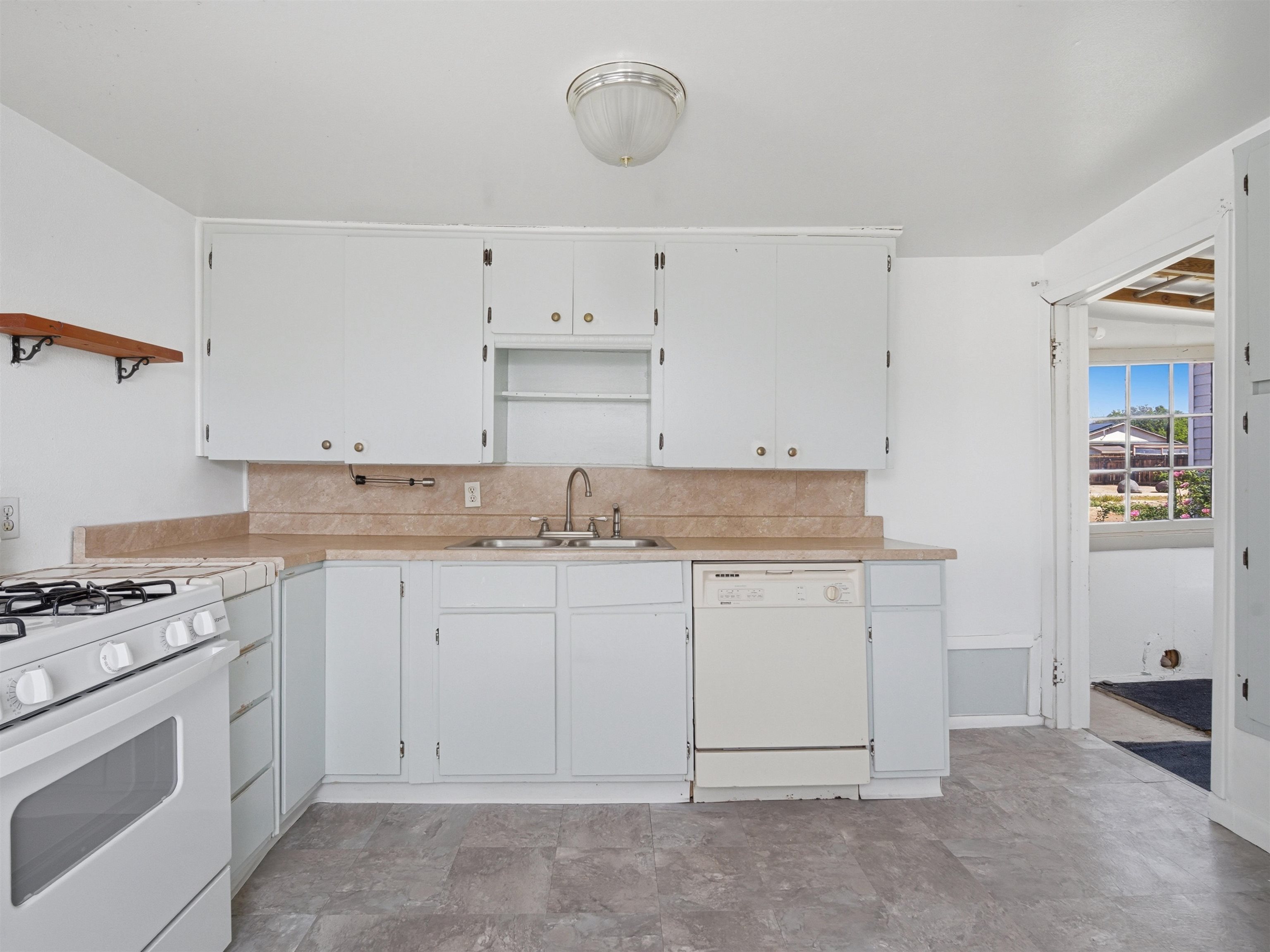 510 Court Road Property Photo 13