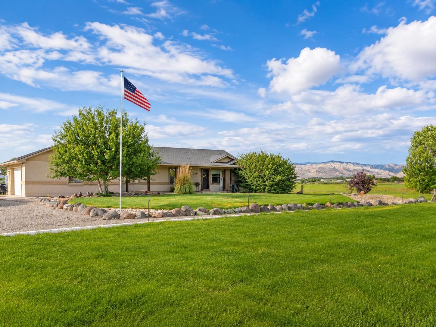 2116 I Road Property Photo 1