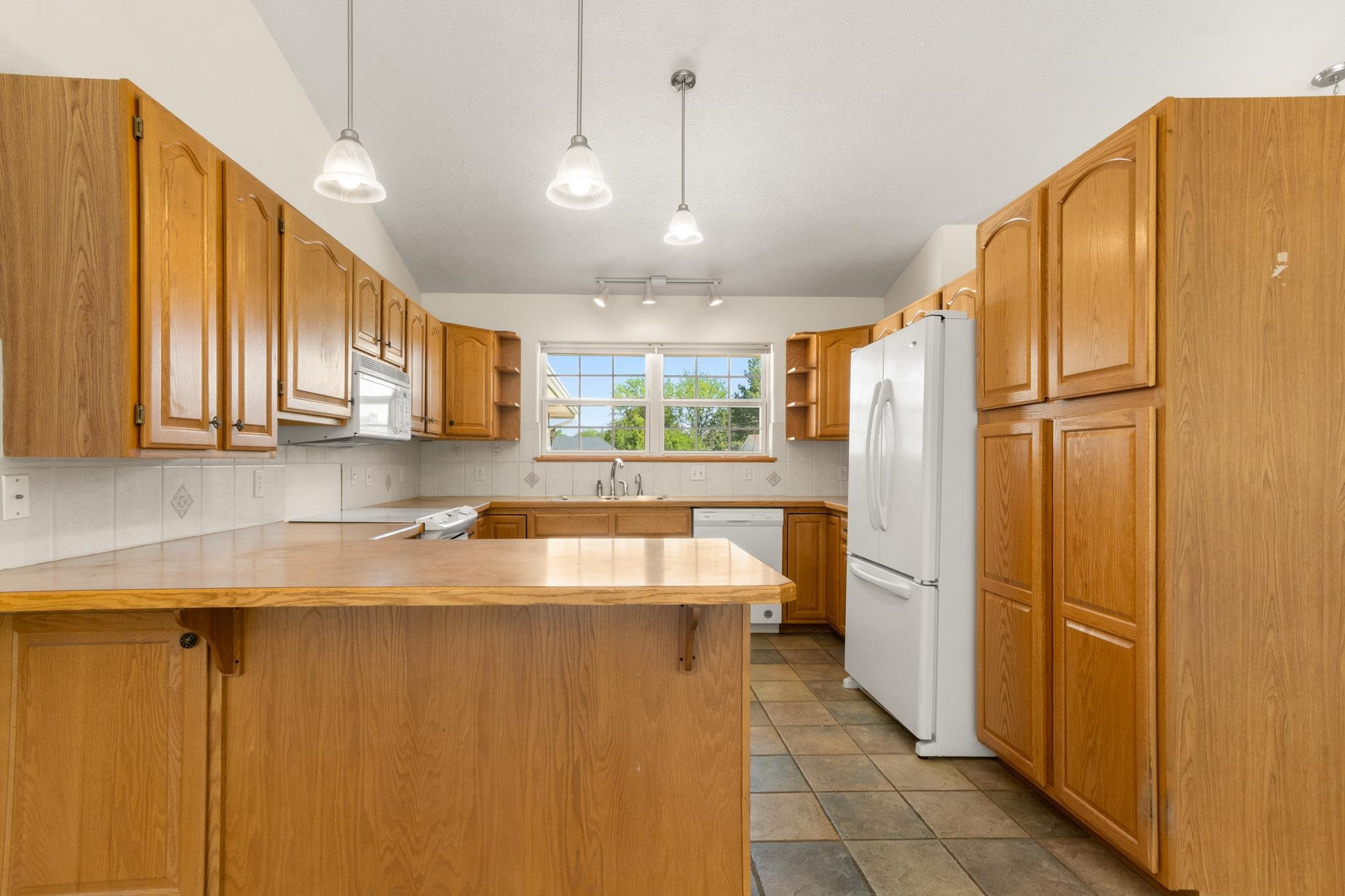 2660 Hemlock Court Property Photo 8