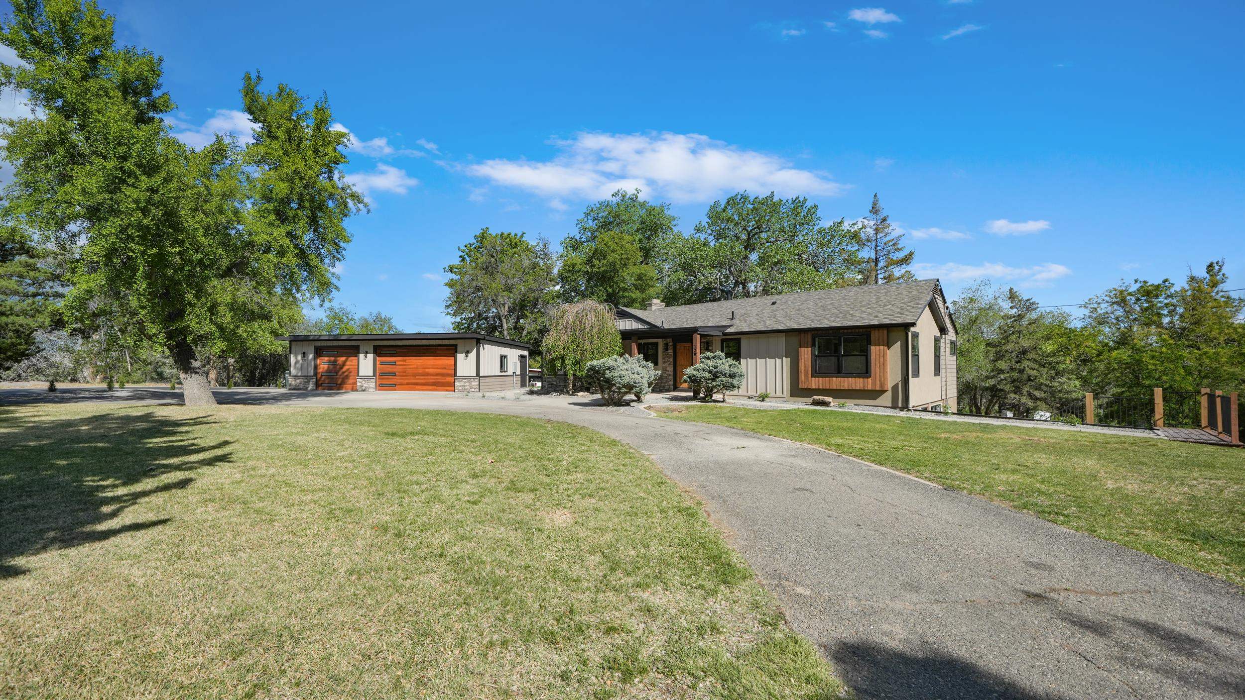 120 Hillcrest Drive Property Photo 1