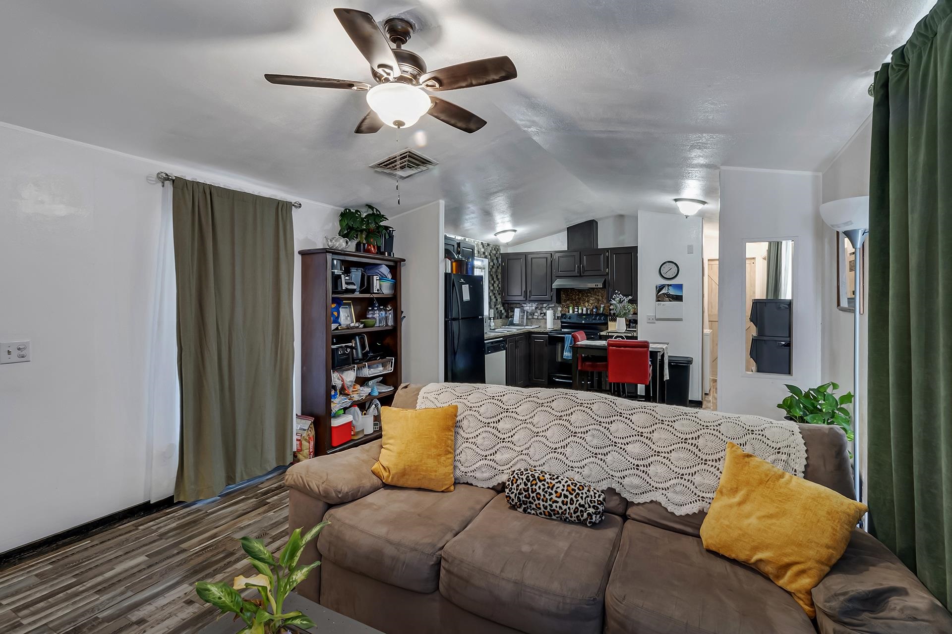 2845 North Avenue Property Photo 14