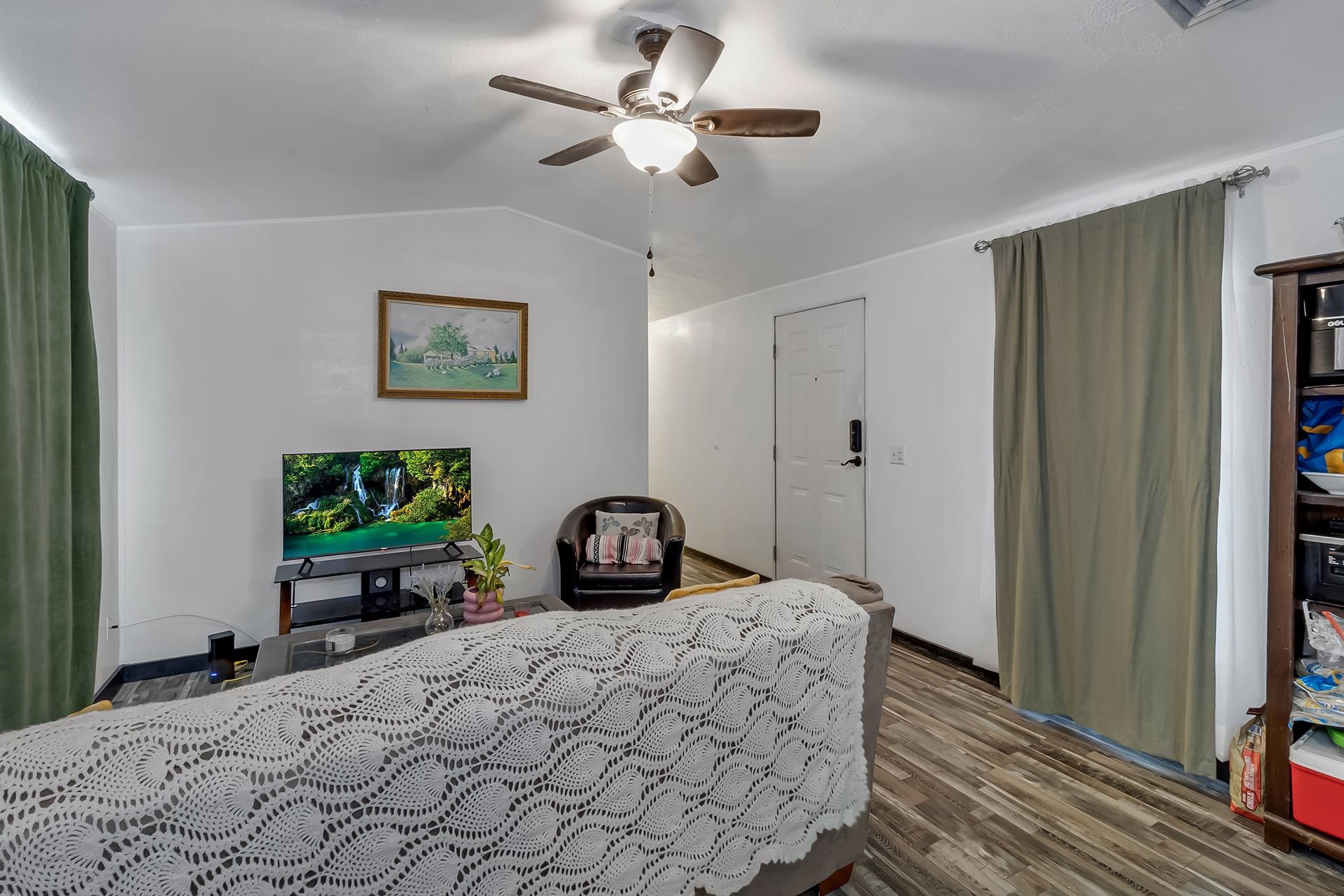 2845 North Avenue Property Photo 15