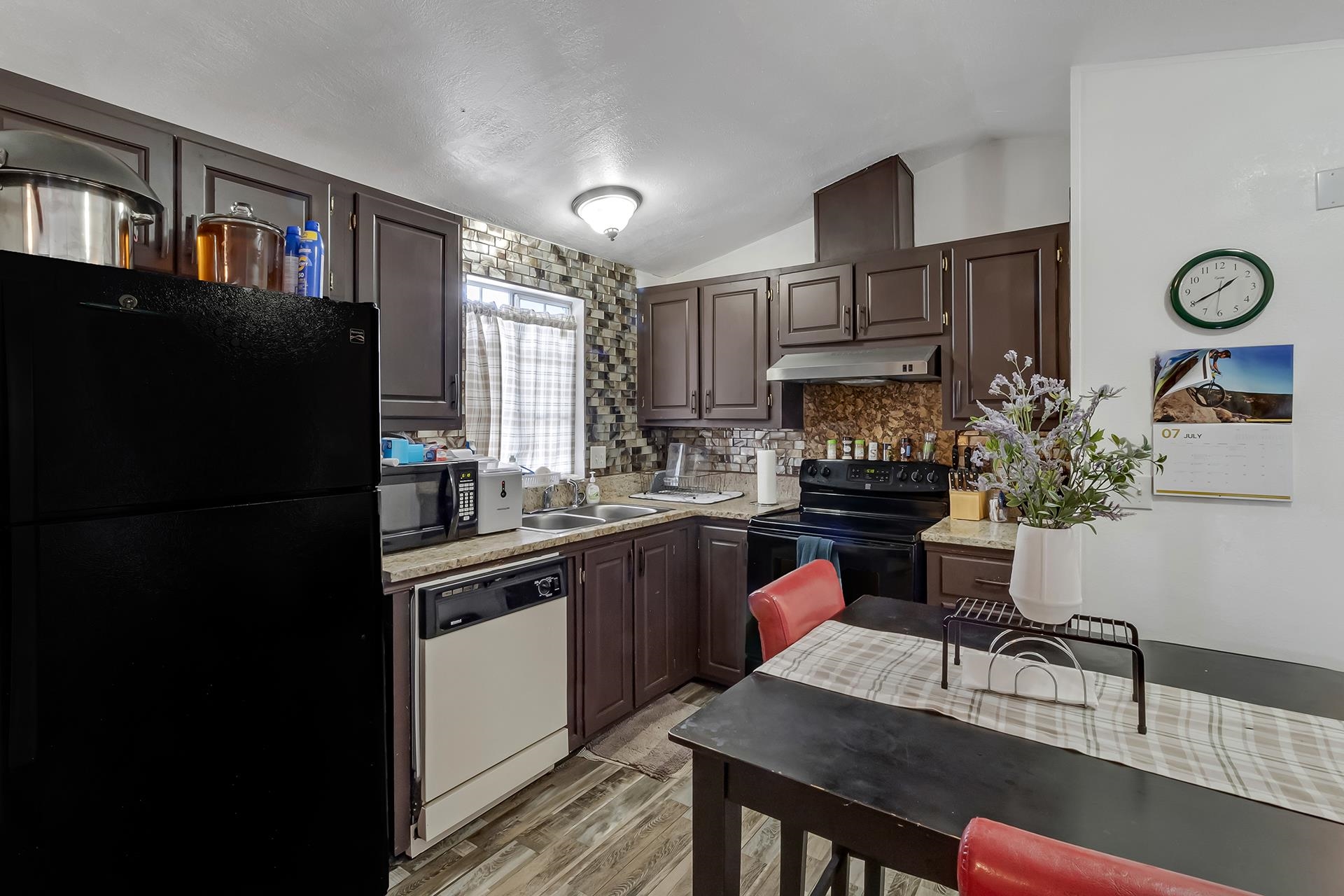 2845 North Avenue Property Photo 16