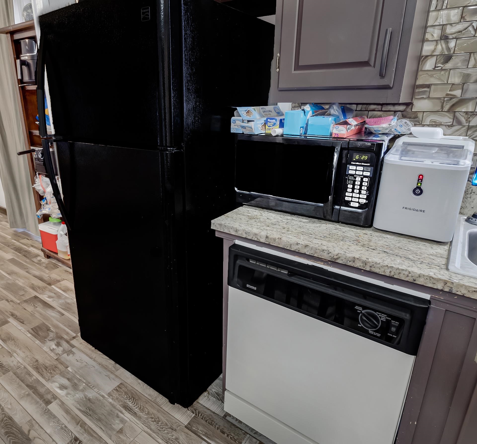 2845 North Avenue Property Photo 20