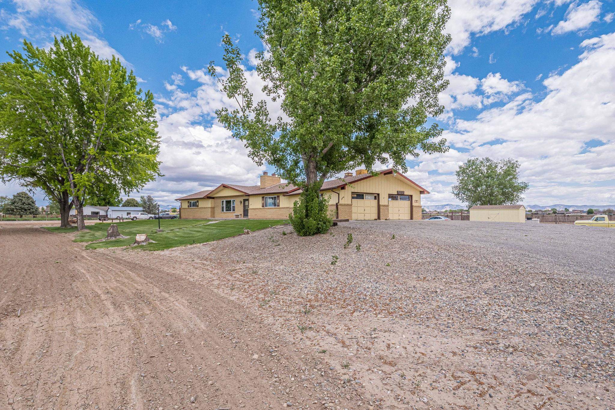 1176 17 1/2 Road Property Photo 1