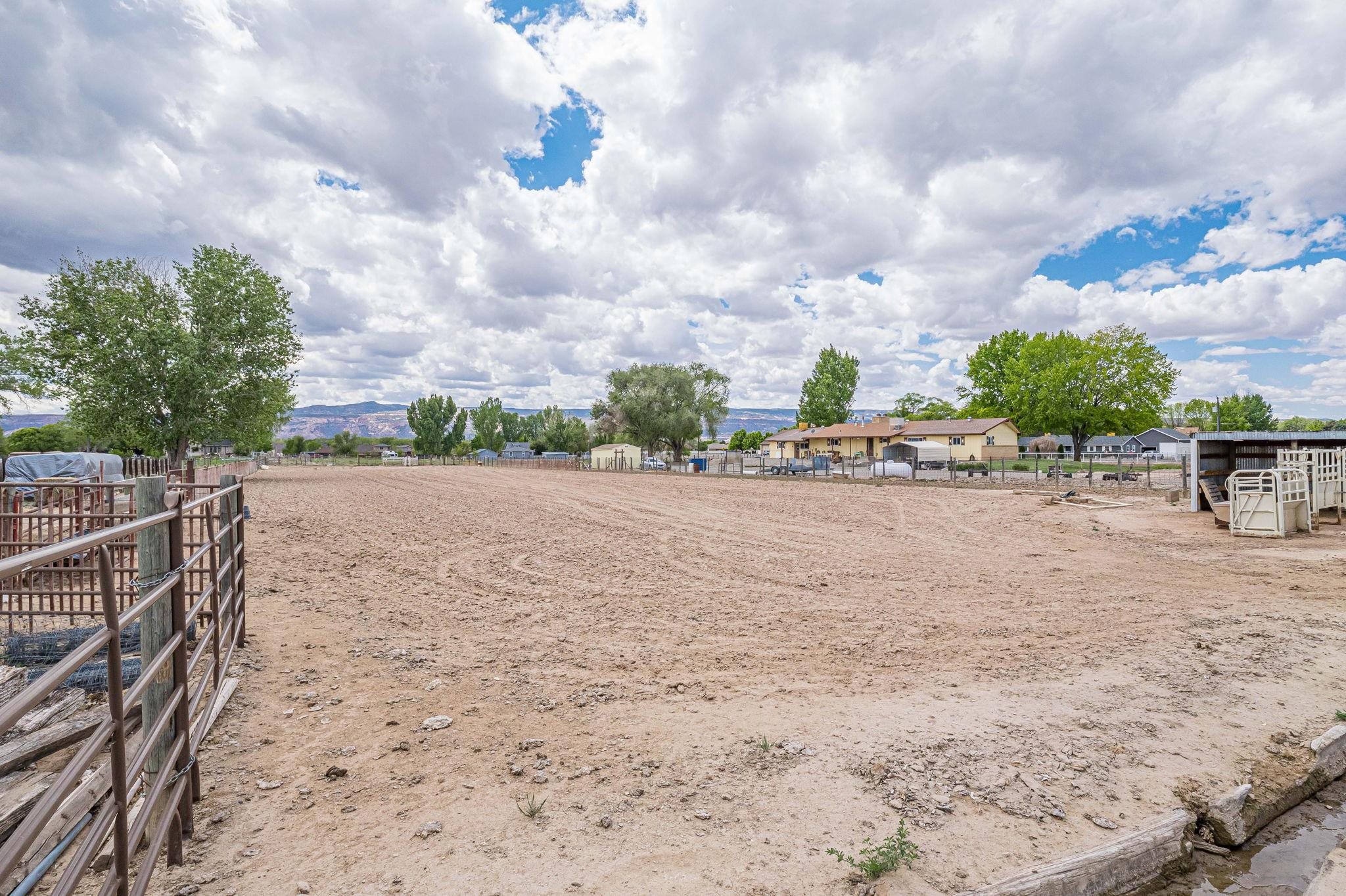 1176 17 1/2 Road Property Photo 11
