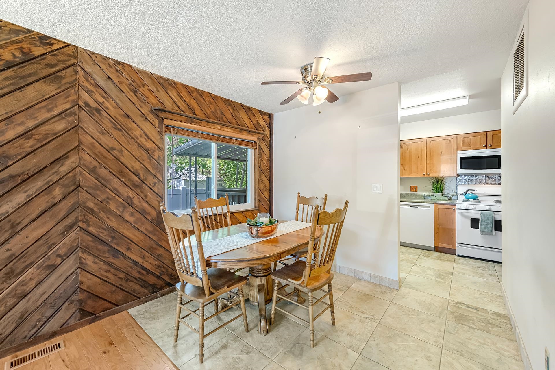 155 N Cherry Street Property Photo 12