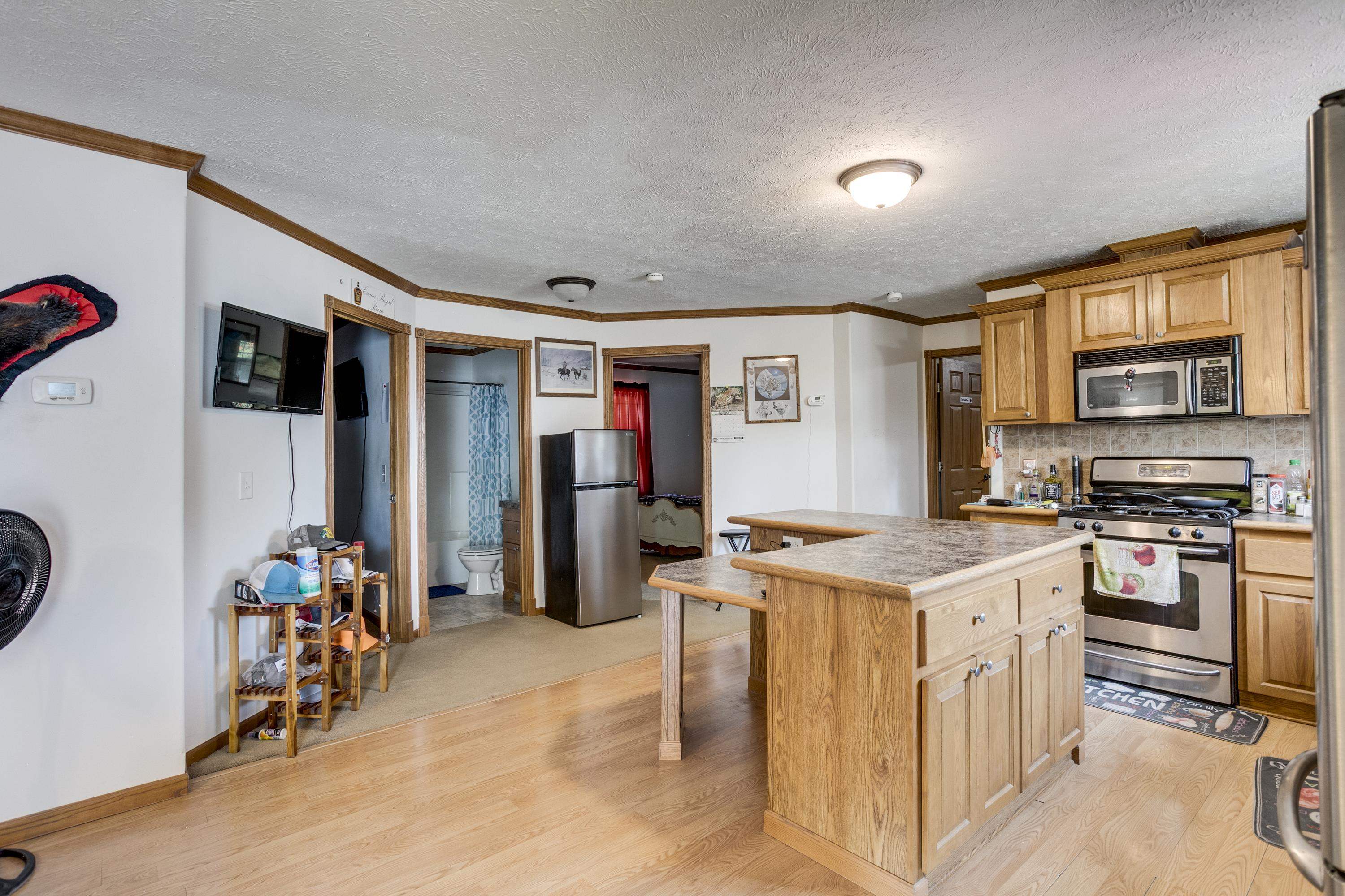 580 Denver Avenue Property Photo 10