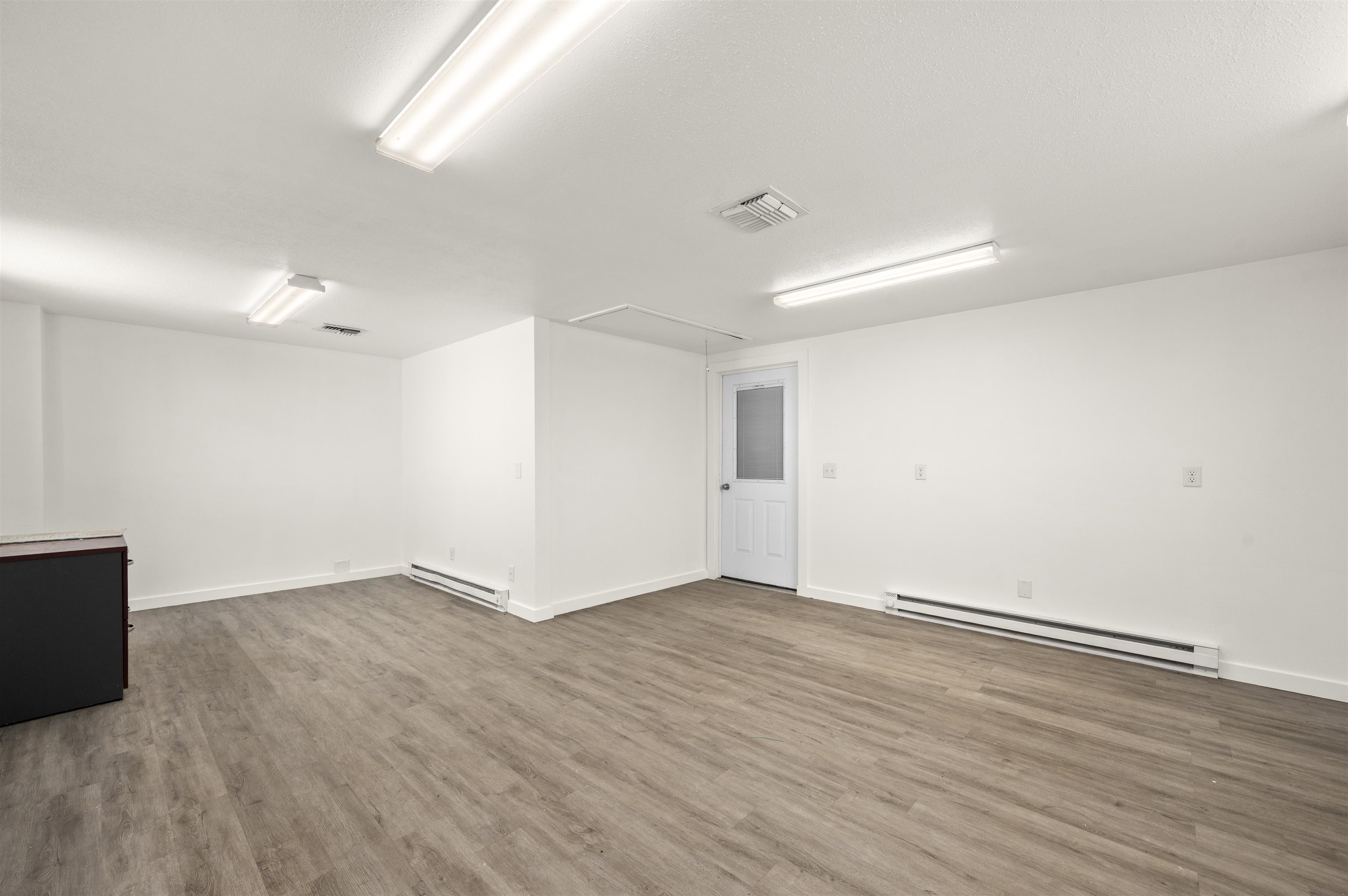 1041 N River Road Property Photo 12