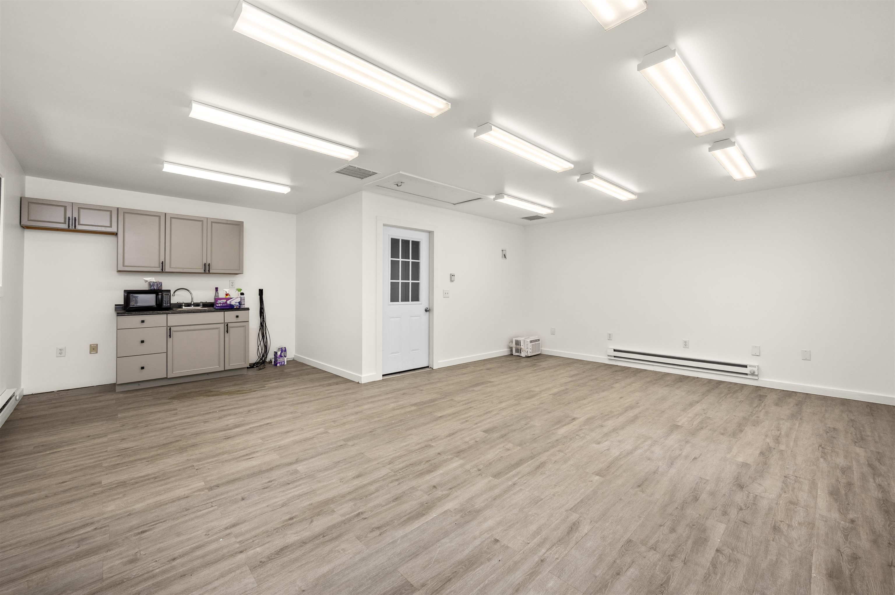 1041 N River Road Property Photo 13