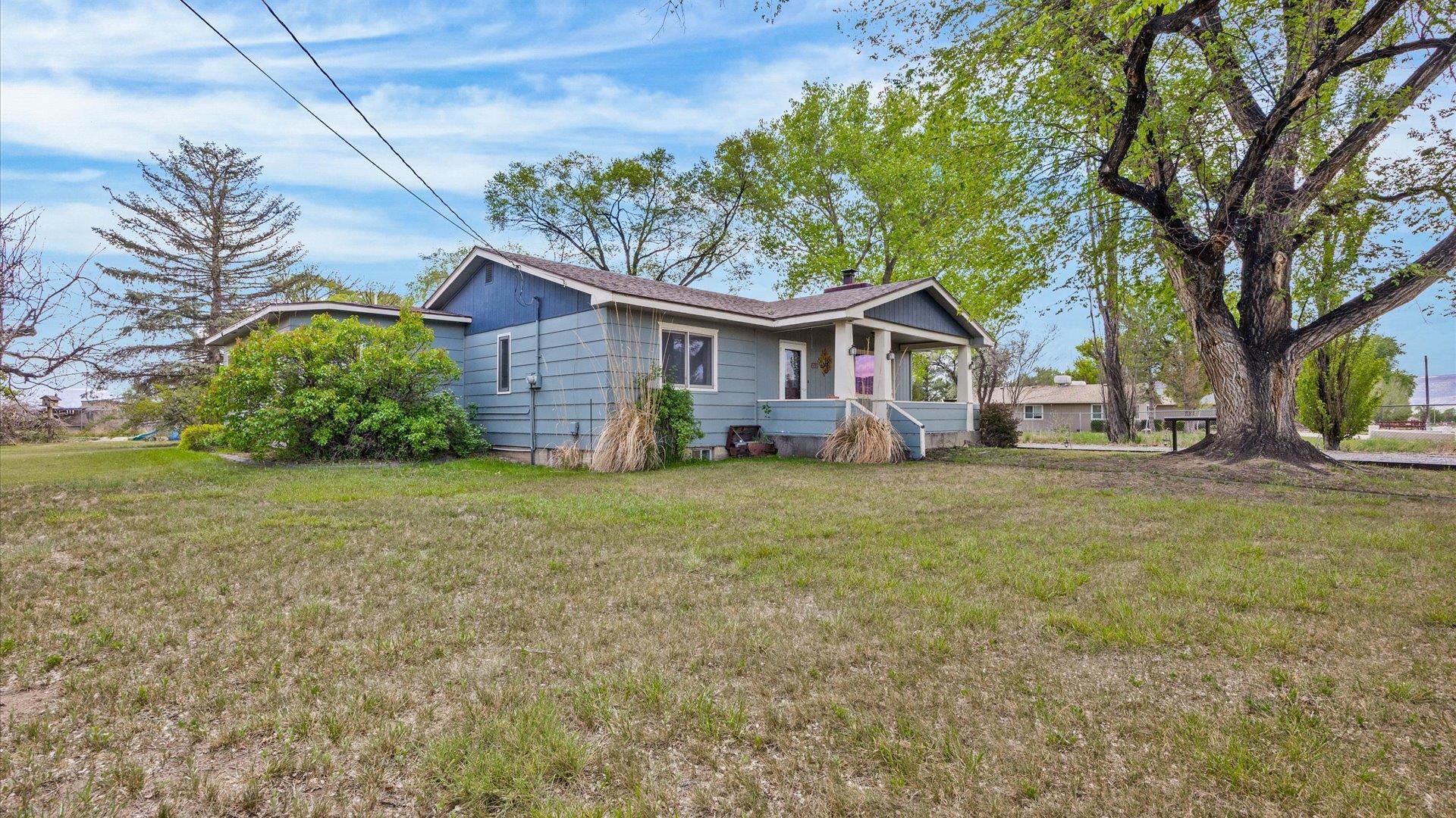 1088 20 Road Property Photo 2