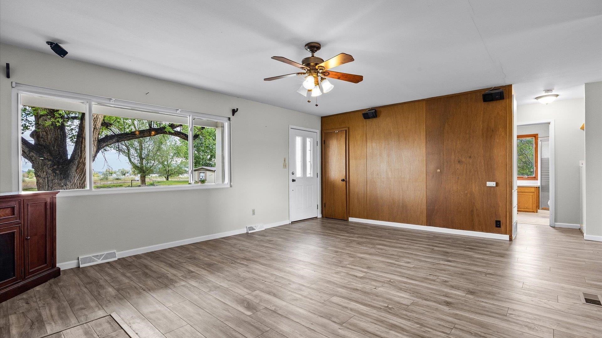 1088 20 Road Property Photo 4
