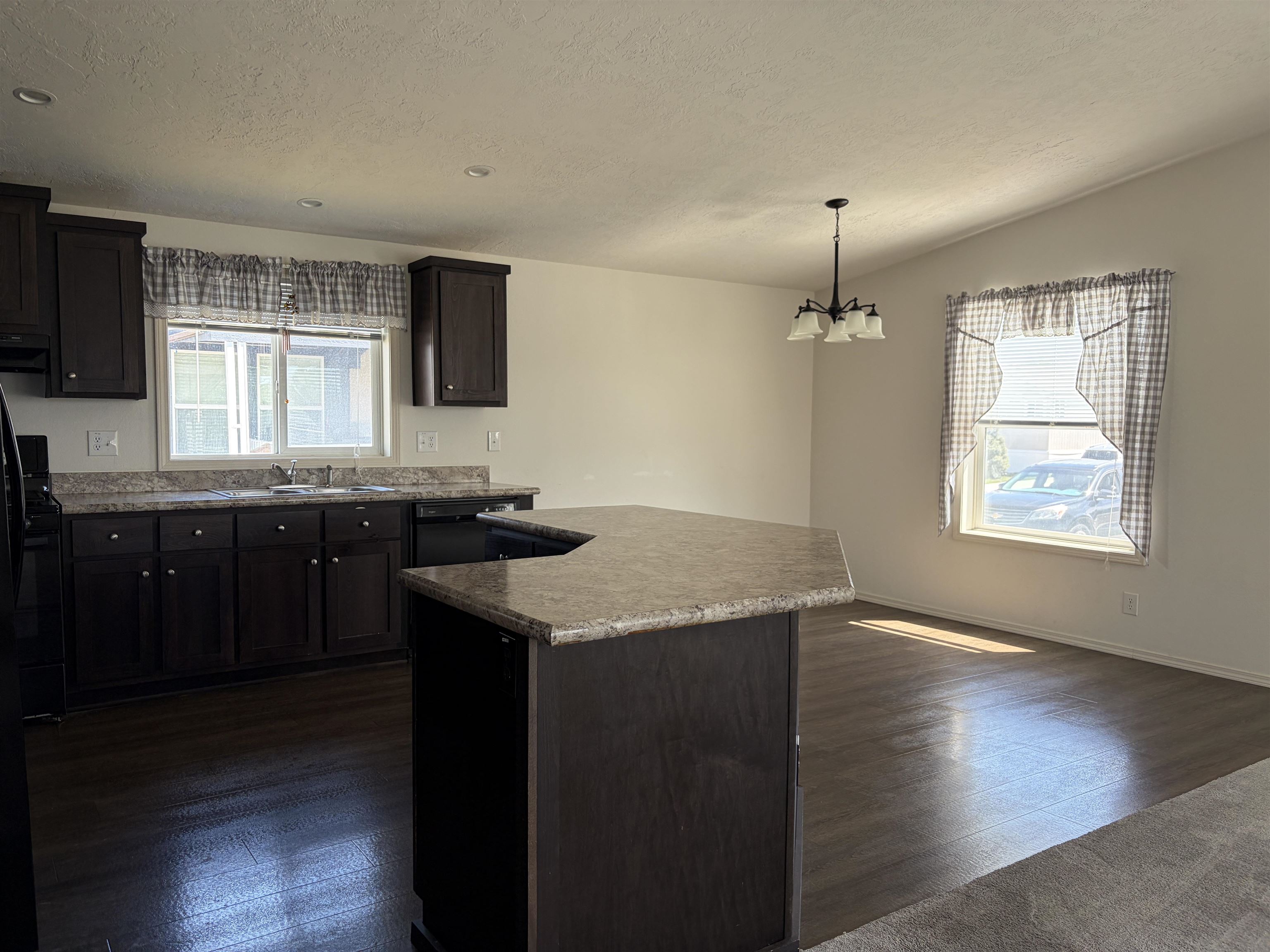 435 32 Road Property Photo 5