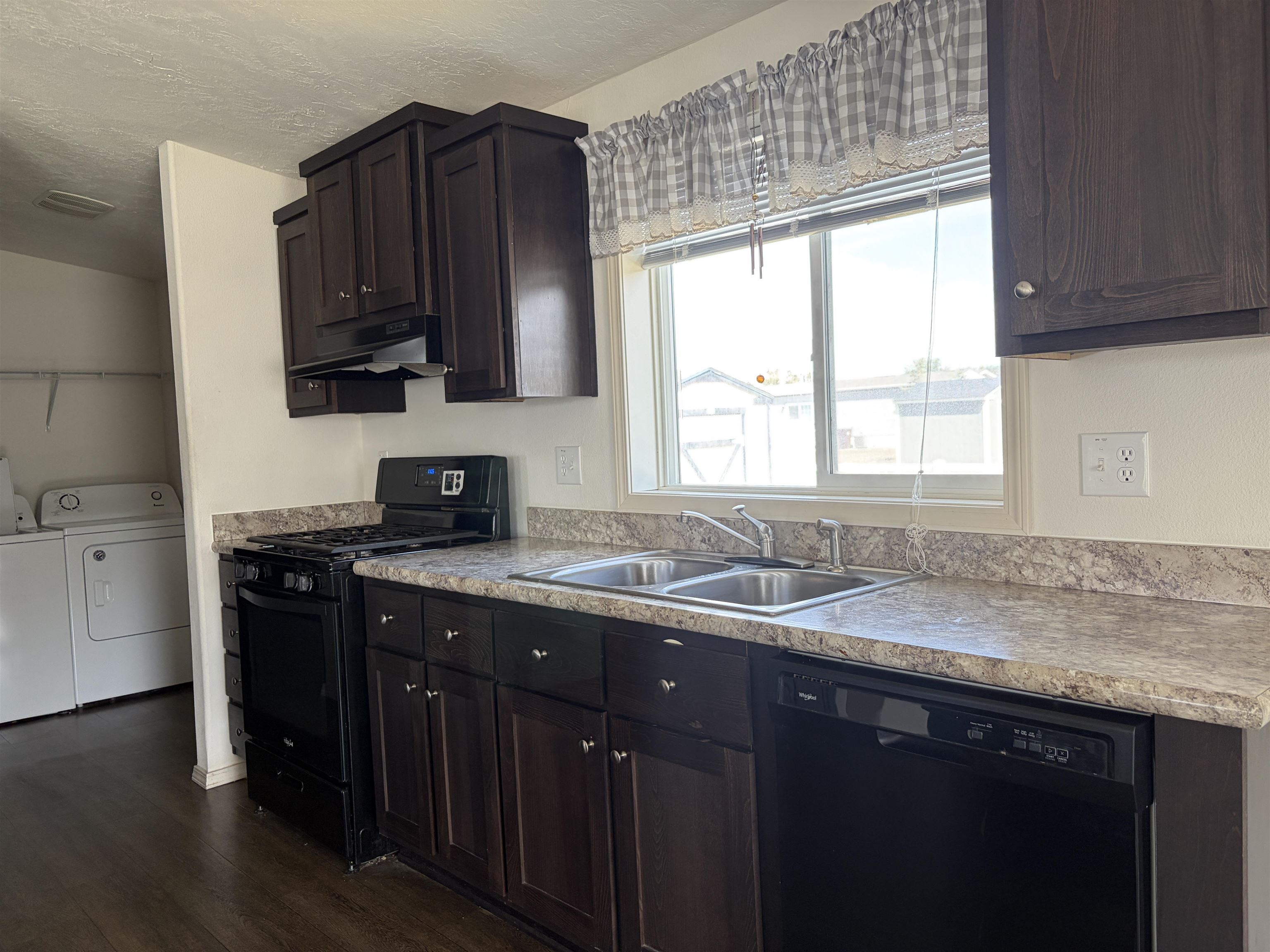 435 32 Road Property Photo 6