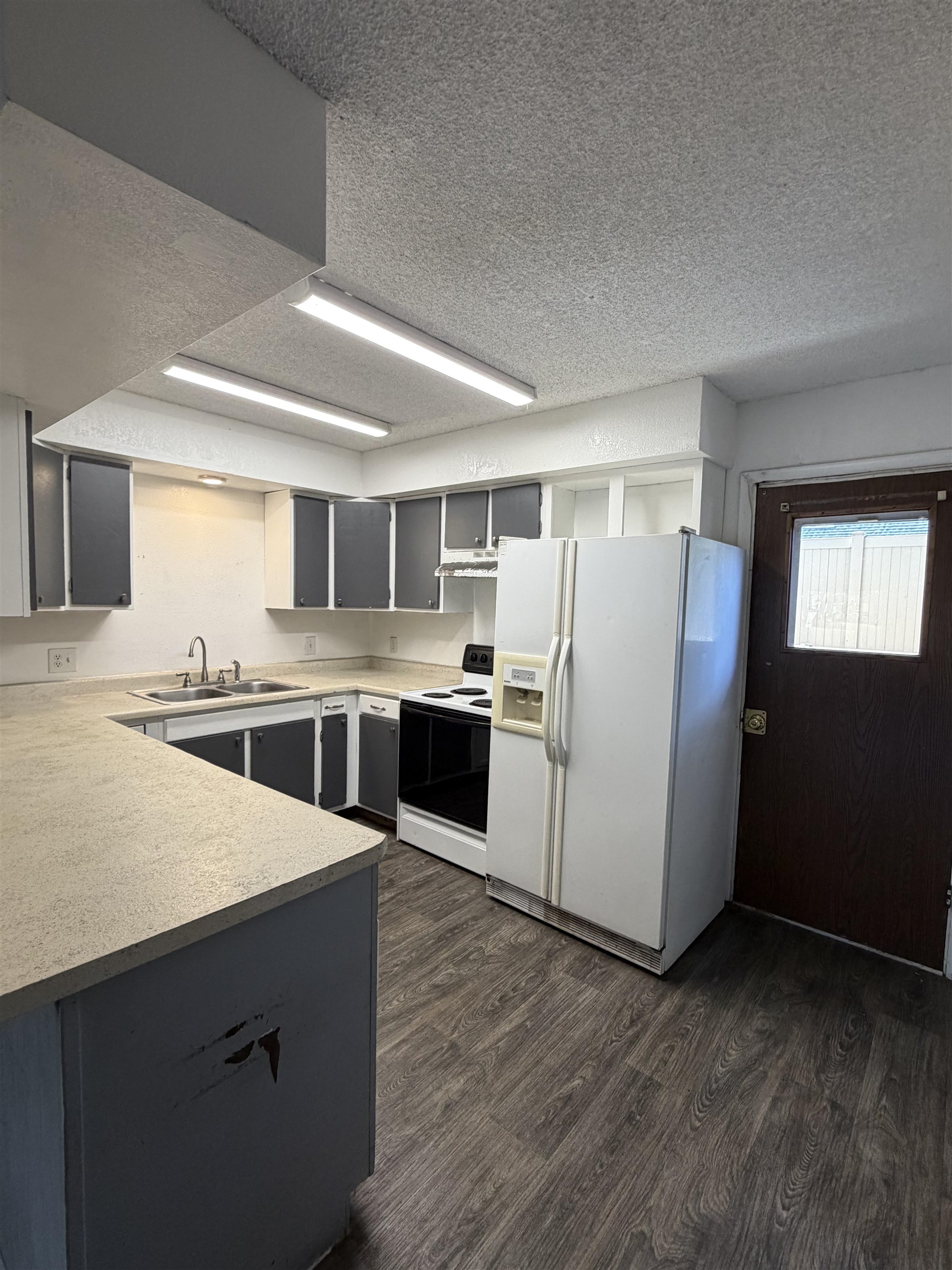 2150 College Place Property Photo 3