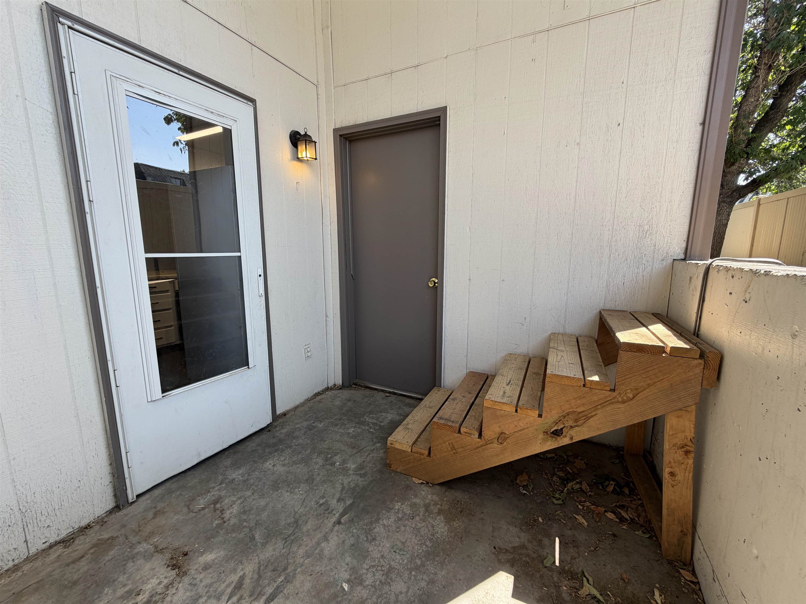 2150 College Place Property Photo 10