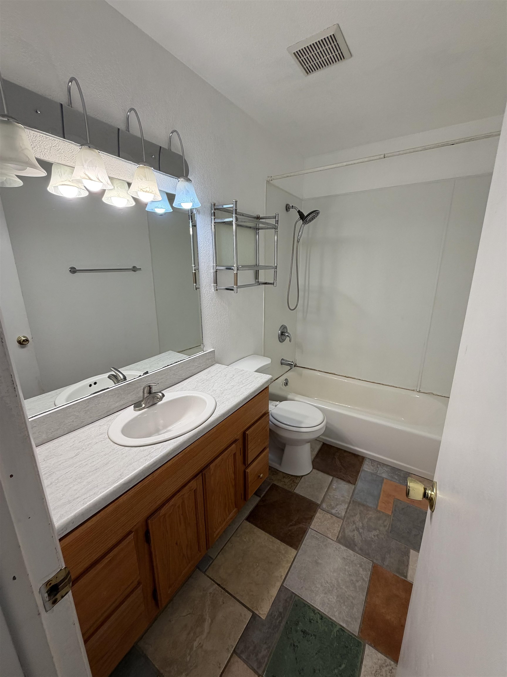 2150 College Place Property Photo 17