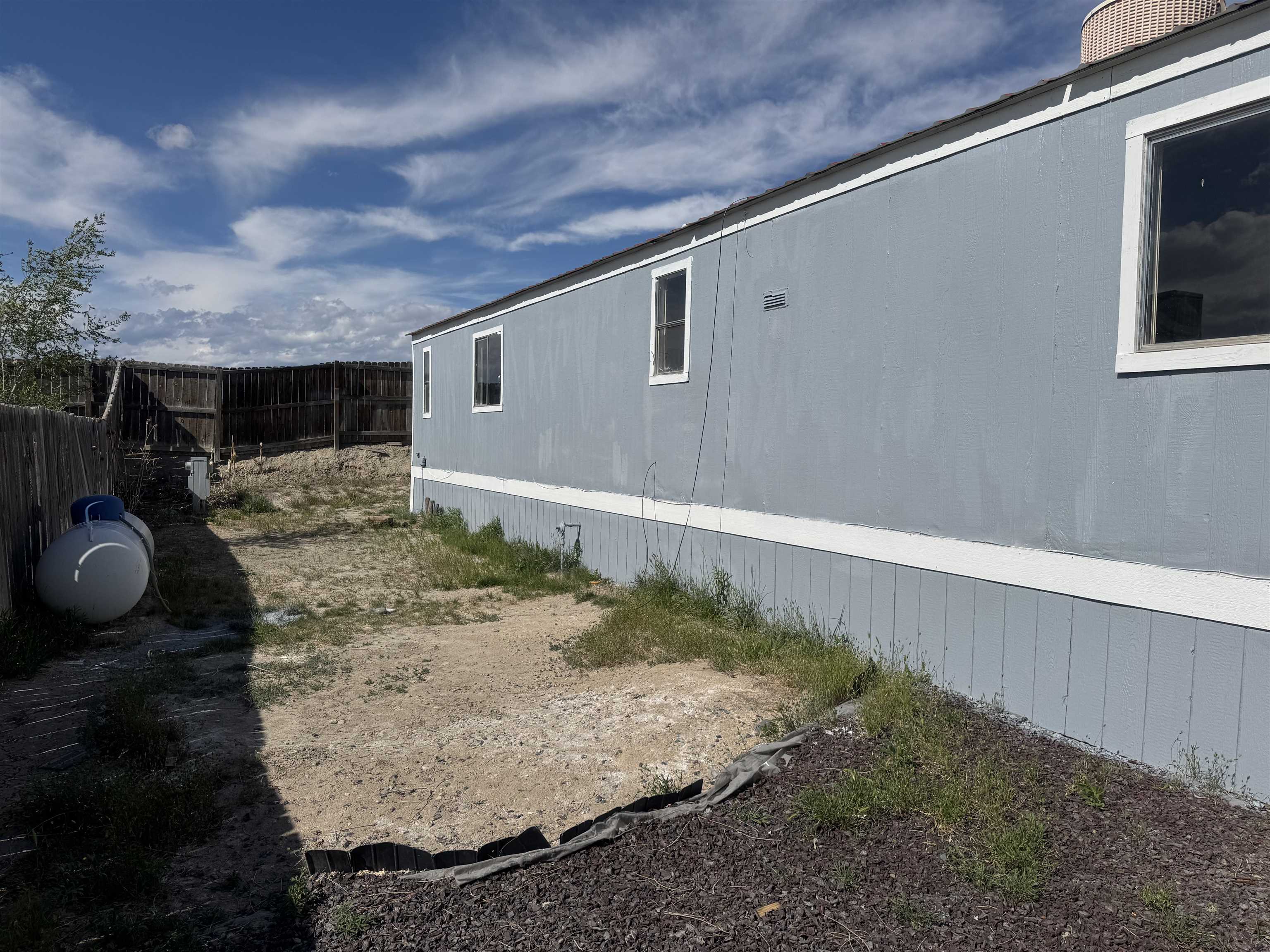 1040 Gilsonite Avenue Property Photo 2