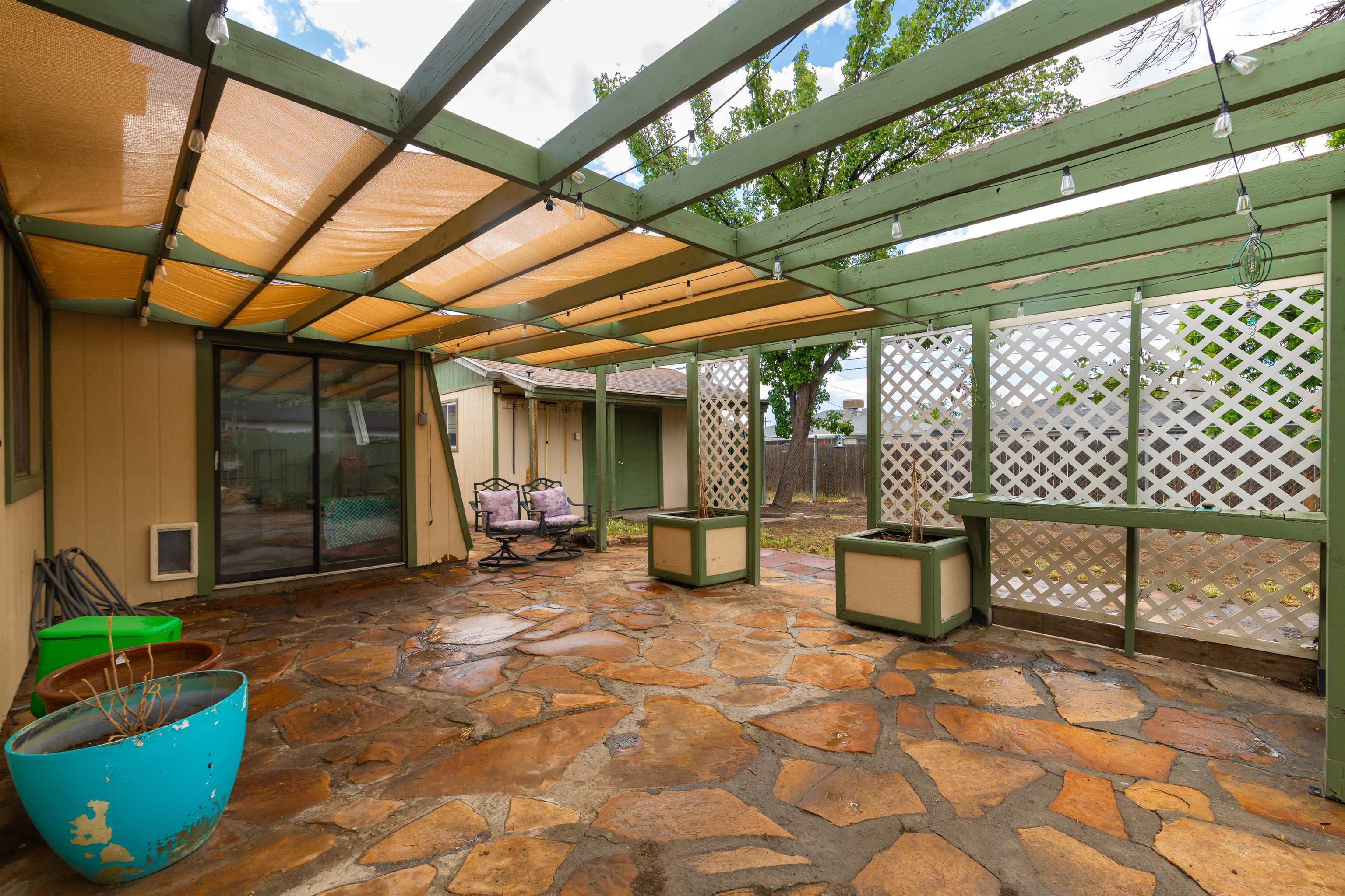 2435 Hill Avenue Property Photo 10