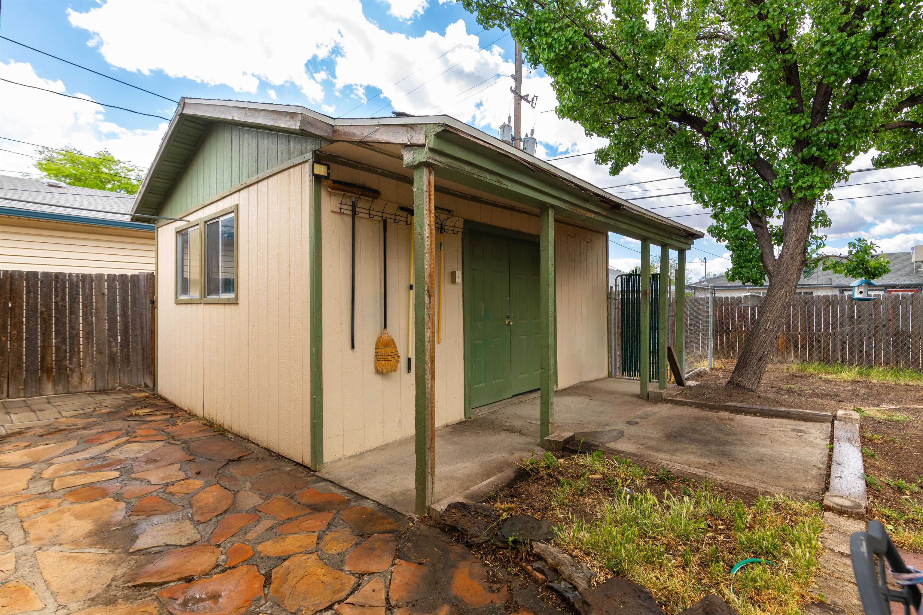 2435 Hill Avenue Property Photo 17