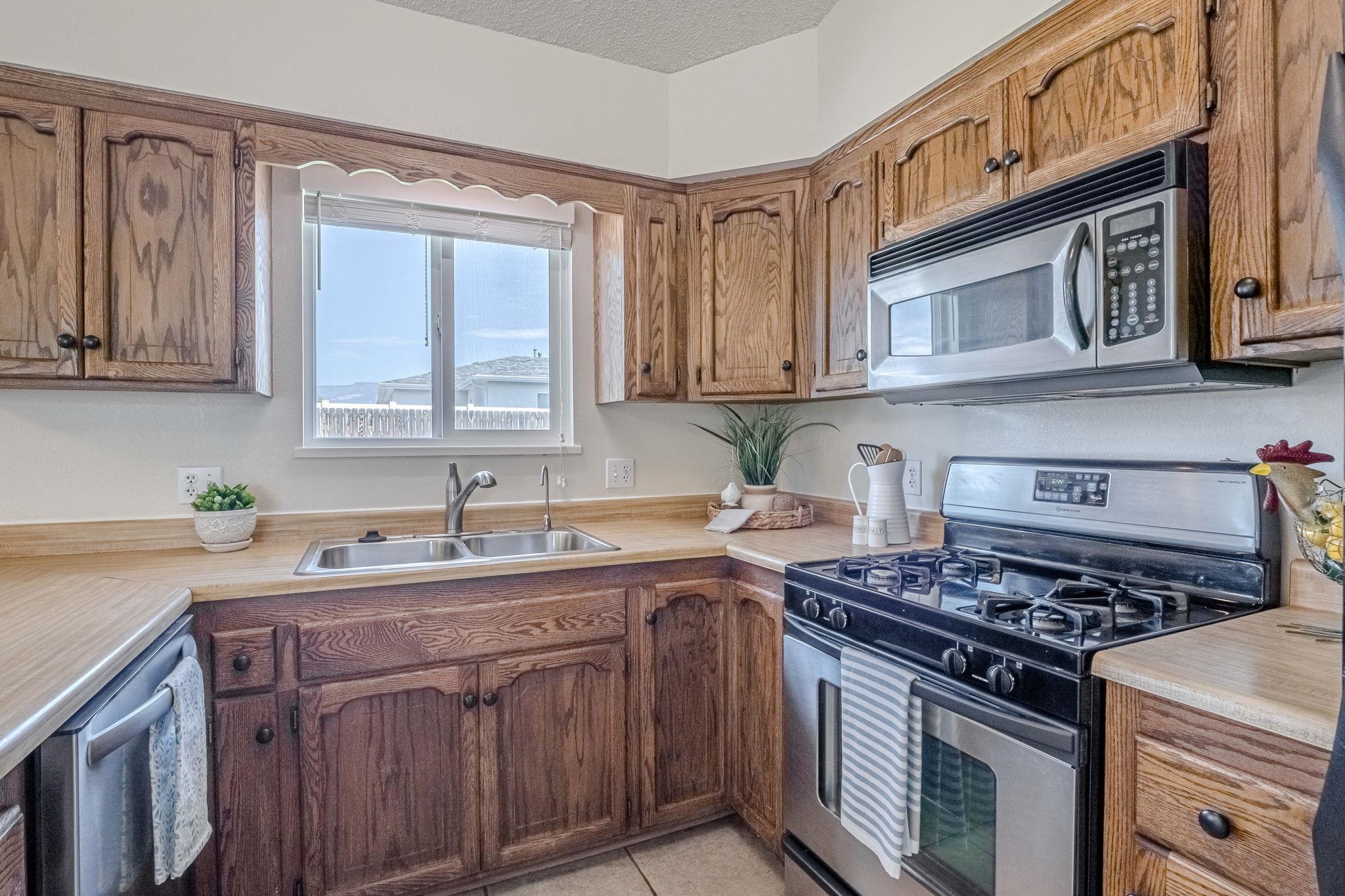 384 1/2 Dry Fork Way Property Photo 11