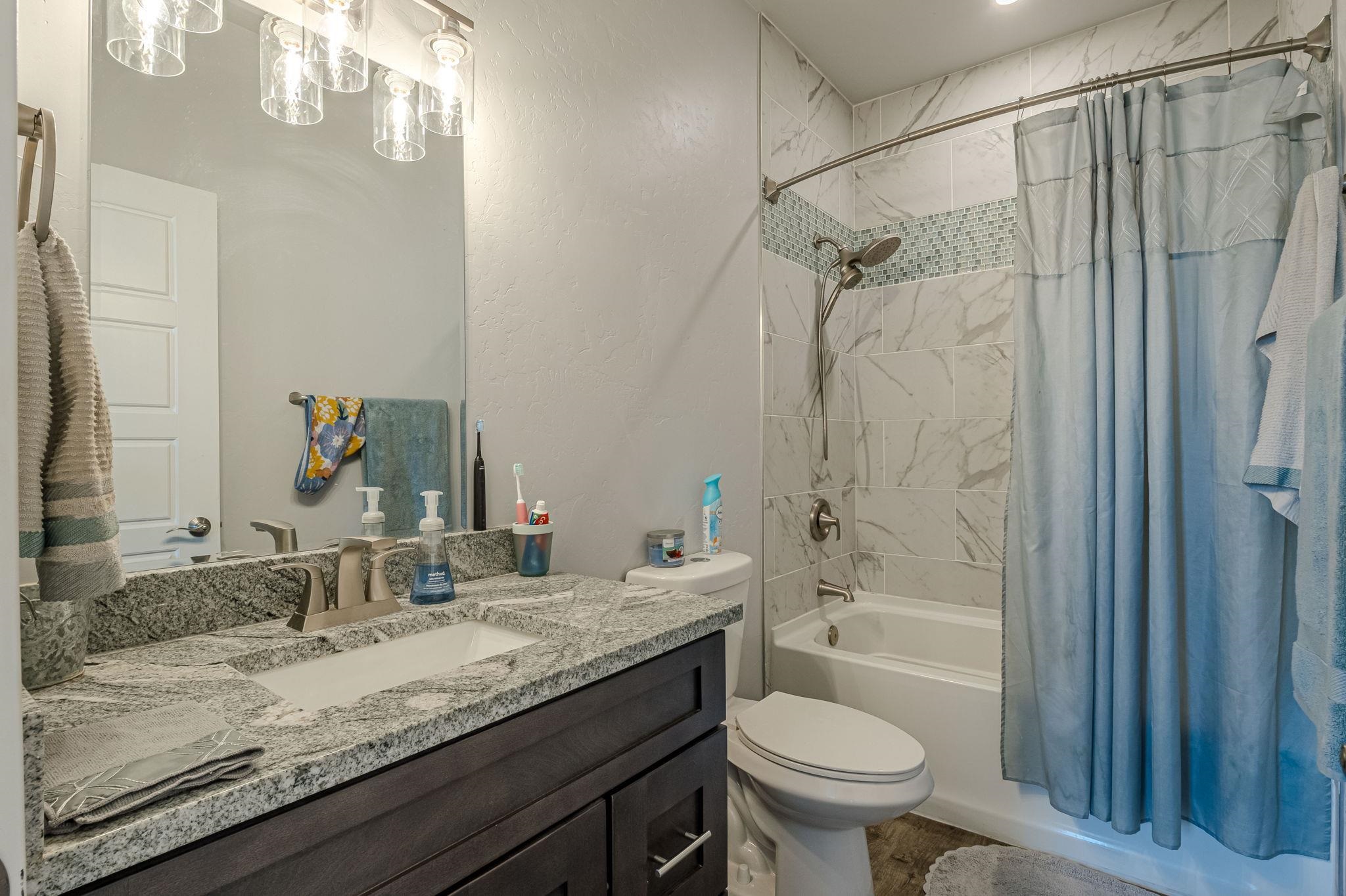 902 Cresthaven Drive Property Photo 27