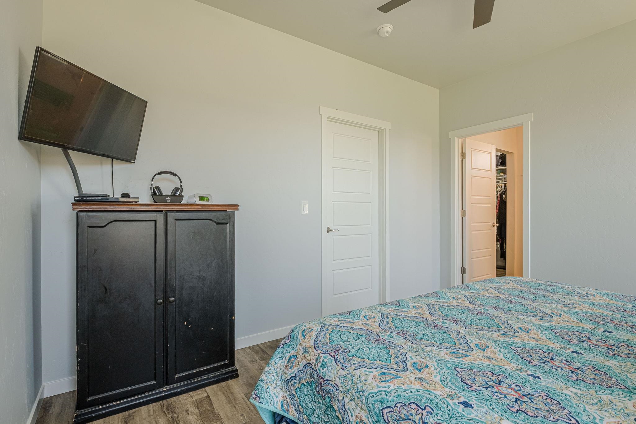 902 Cresthaven Drive Property Photo 33