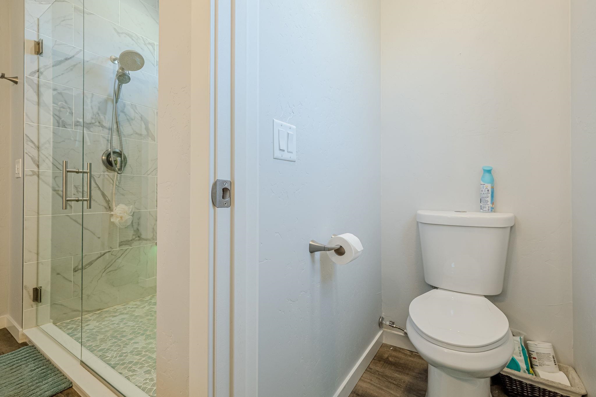 902 Cresthaven Drive Property Photo 37
