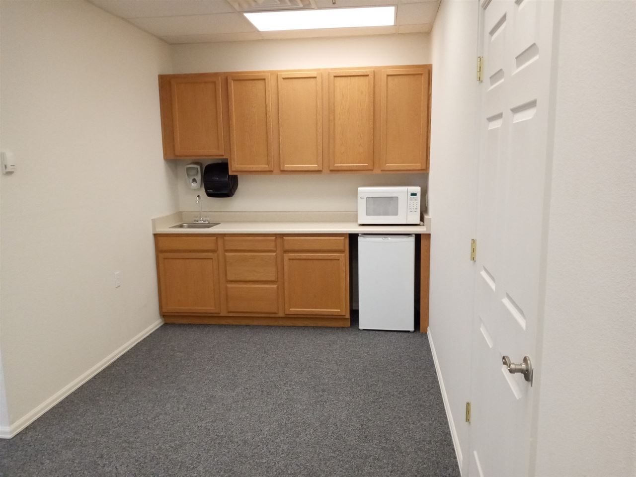 2477 Commerce Boulevard Property Photo 5