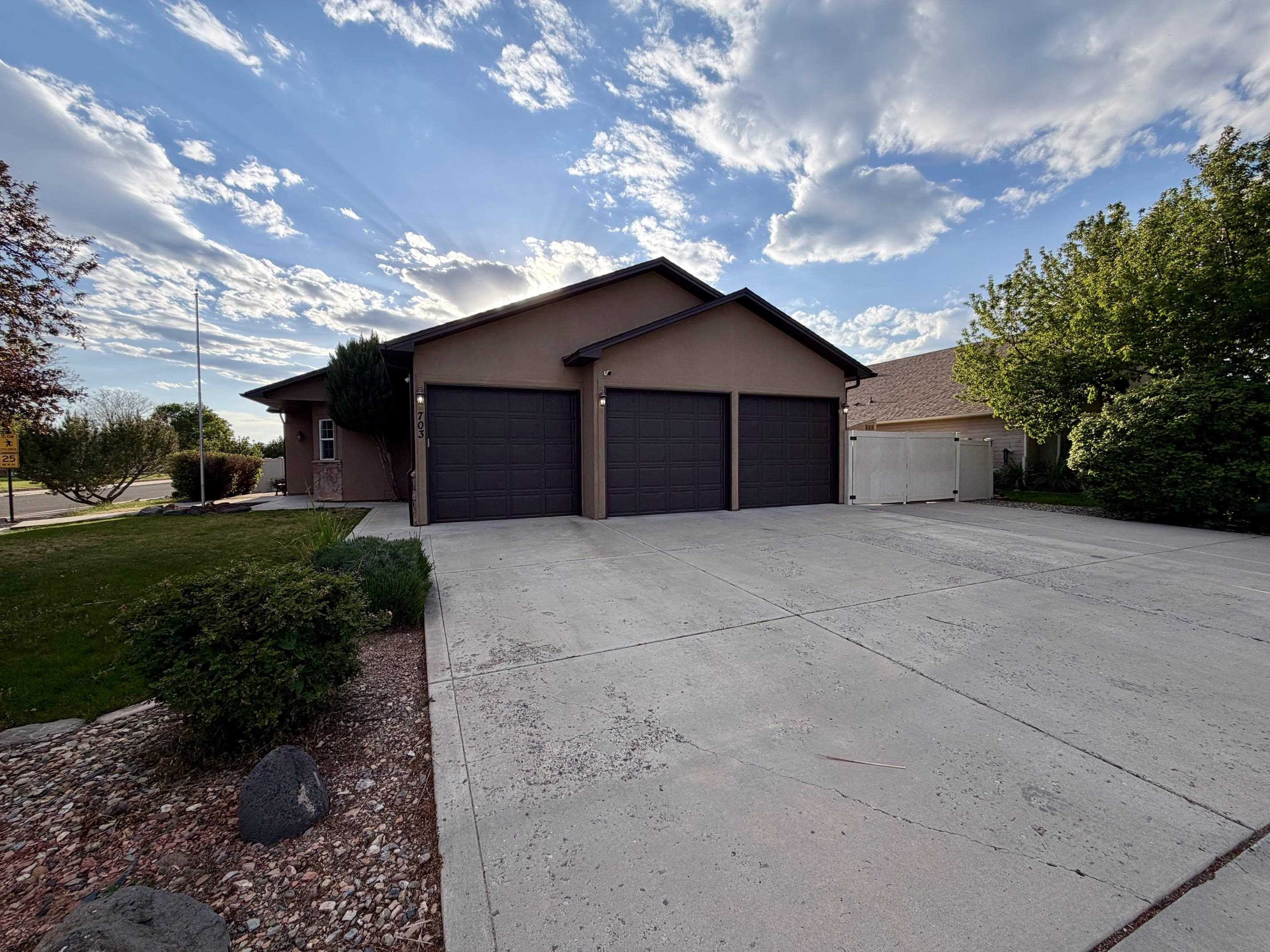 703 Comstock Drive Property Photo 2