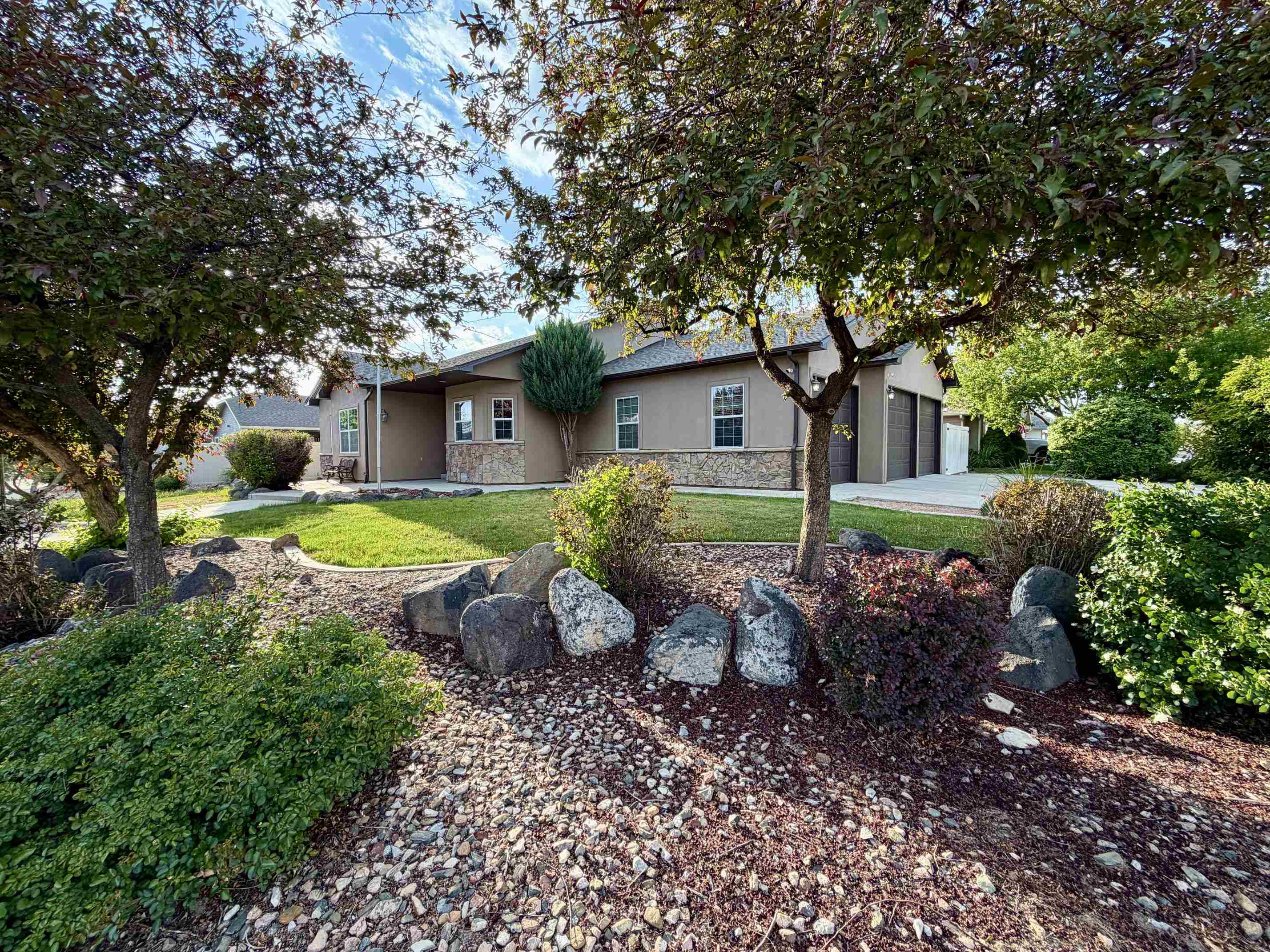 703 Comstock Drive Property Photo 4