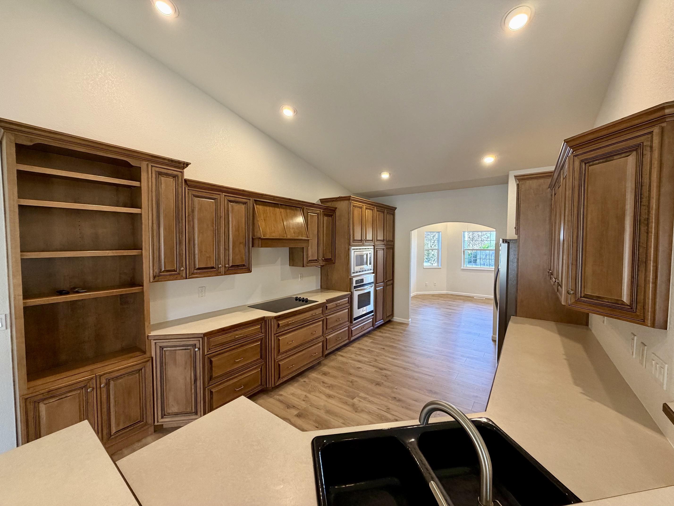 703 Comstock Drive Property Photo 5