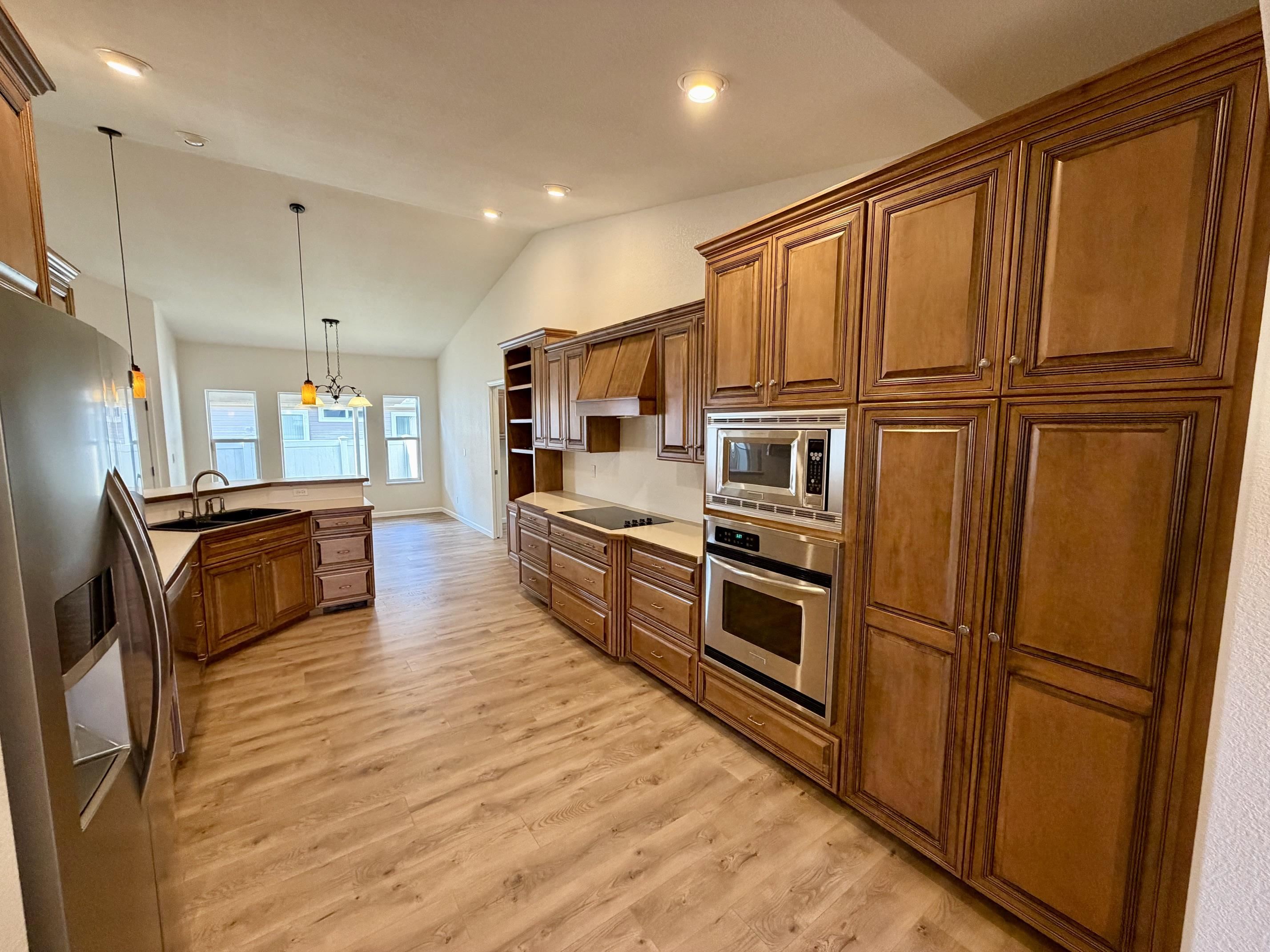 703 Comstock Drive Property Photo 6