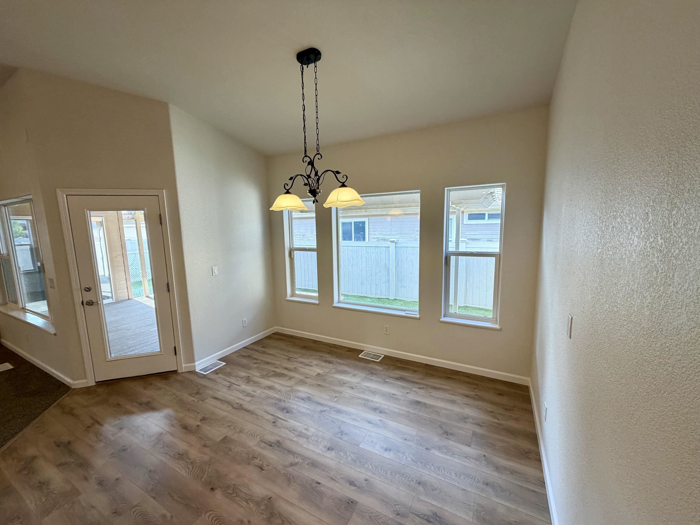 703 Comstock Drive Property Photo 7