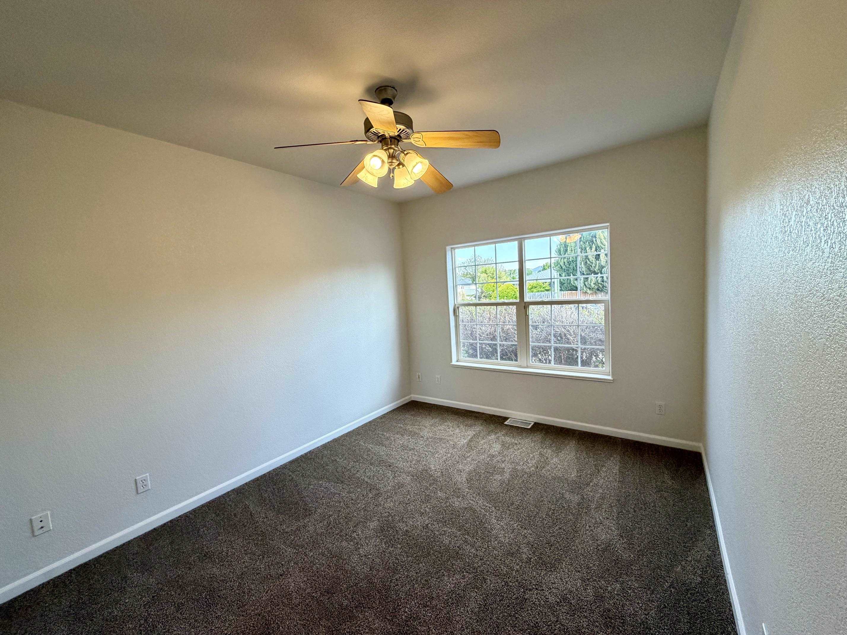 703 Comstock Drive Property Photo 14