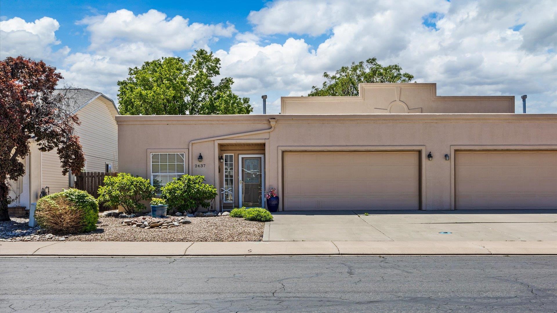 2437 Roan Ridge Drive Property Photo 1