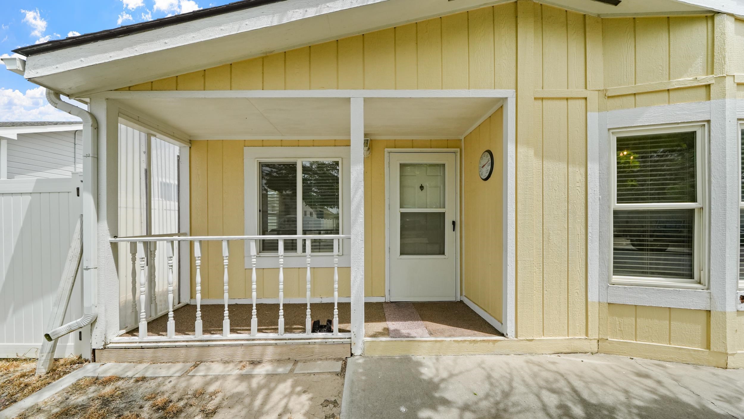 638 Colony Road Property Photo 1