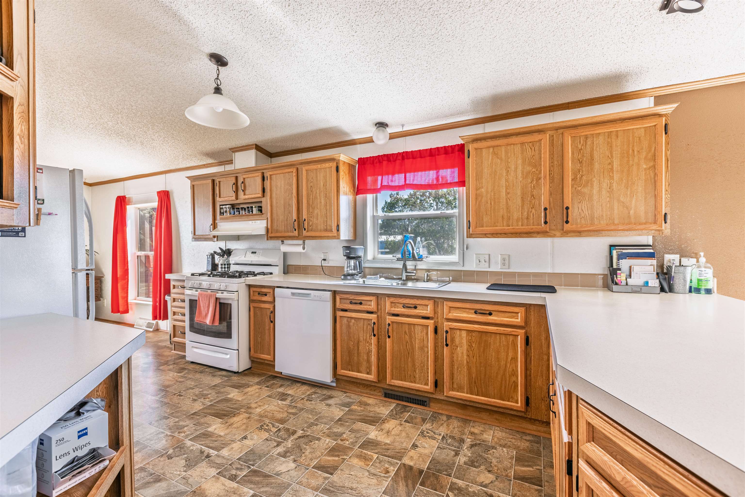 25396 Lone Pine Road Property Photo 6