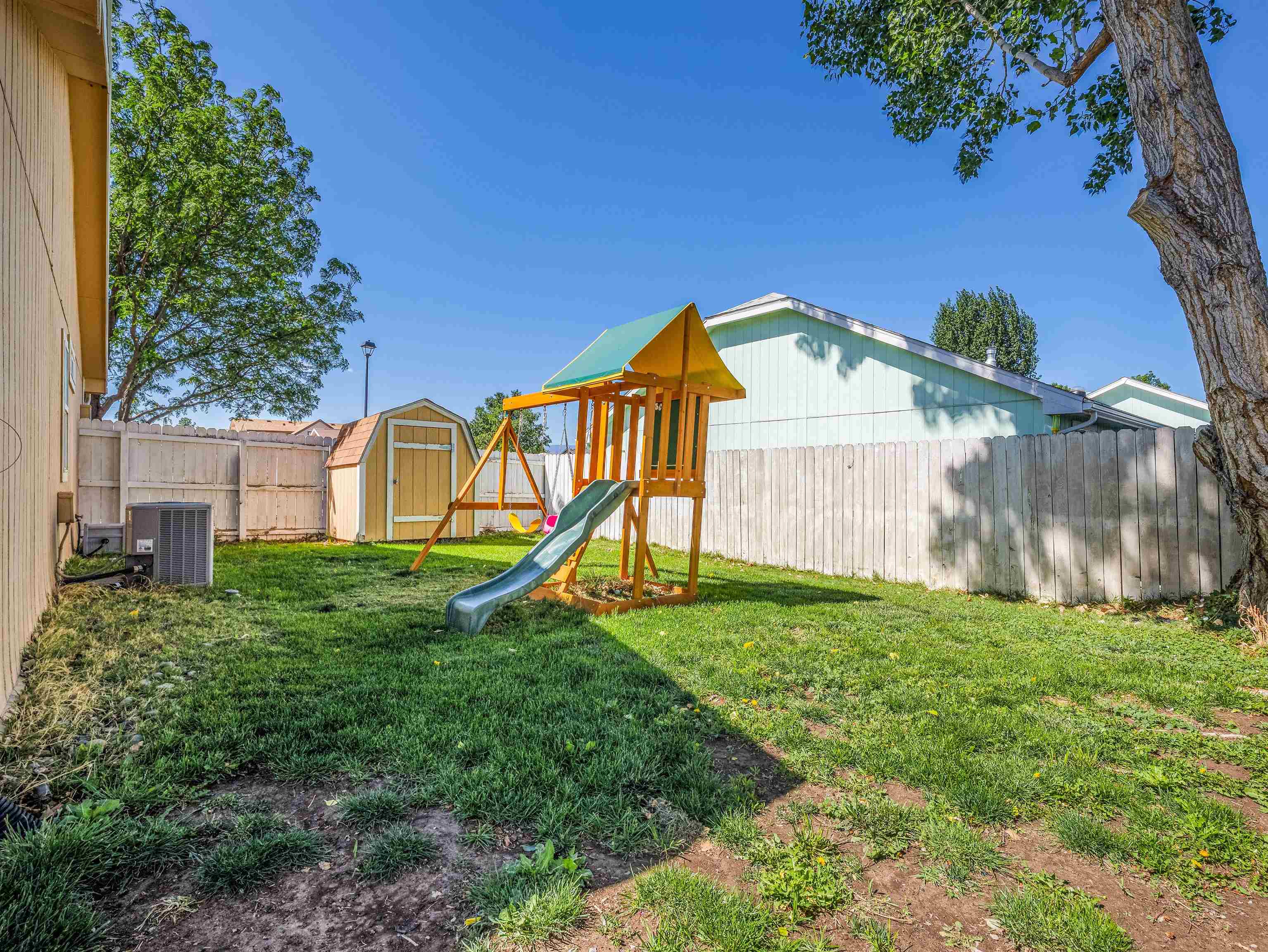 2980 1/2 Redbud Court Property Photo 23